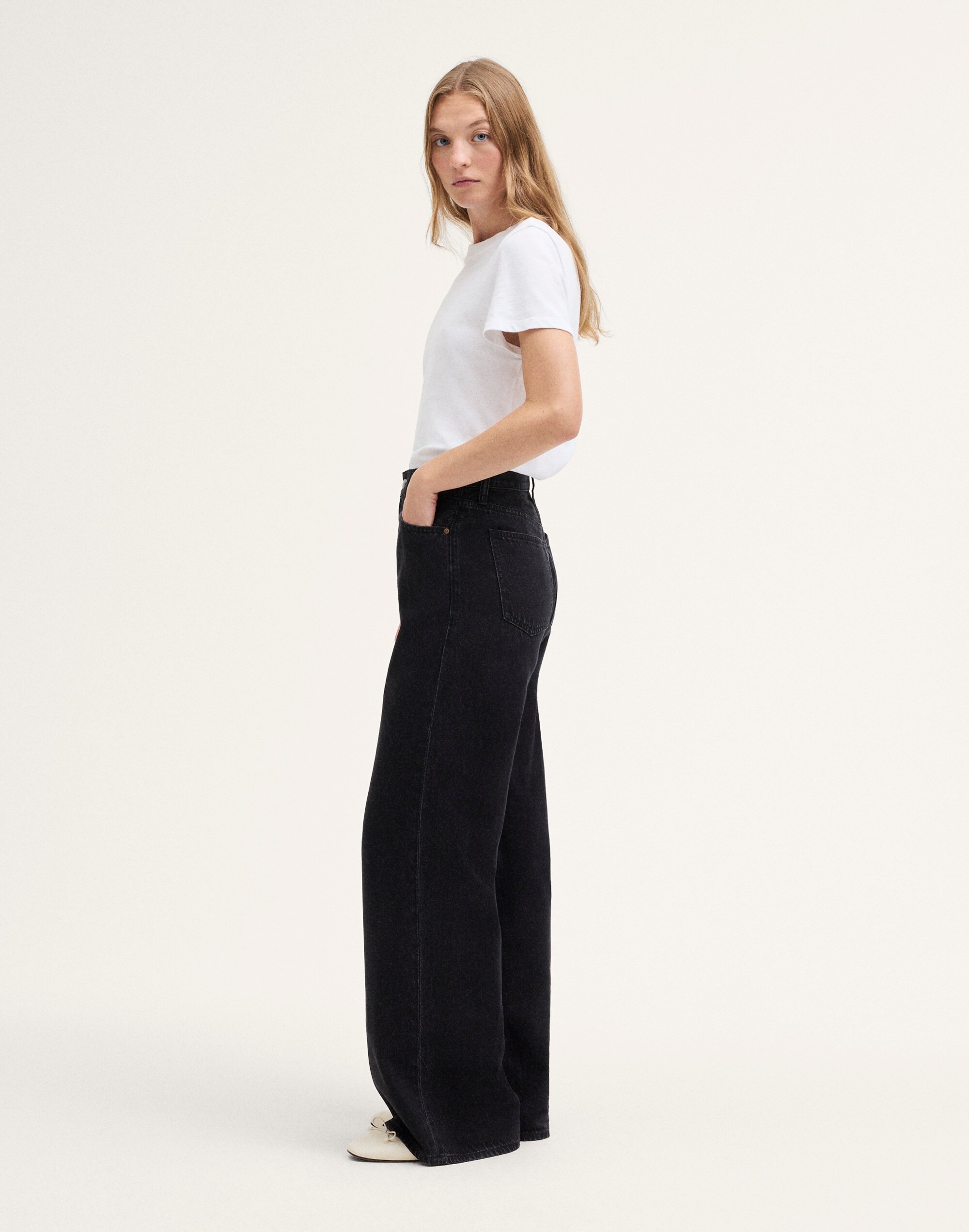 The Ultimate Wide-Leg Jean in Airy Denim