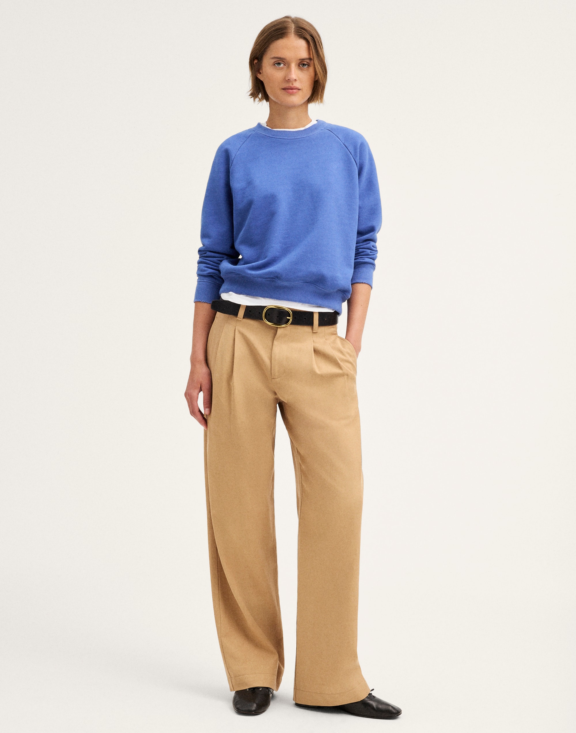 the short everyday trouser in drapey twill