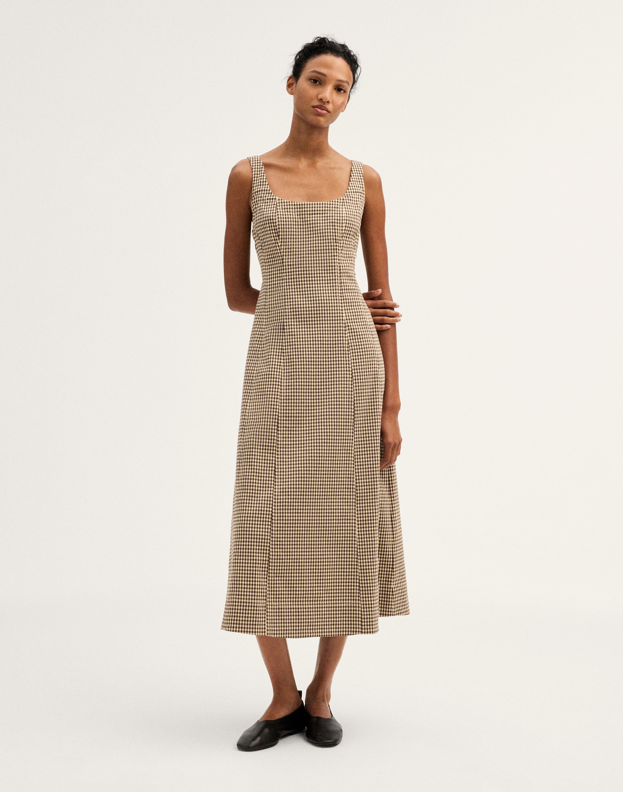 seamed scoopneck midi dress