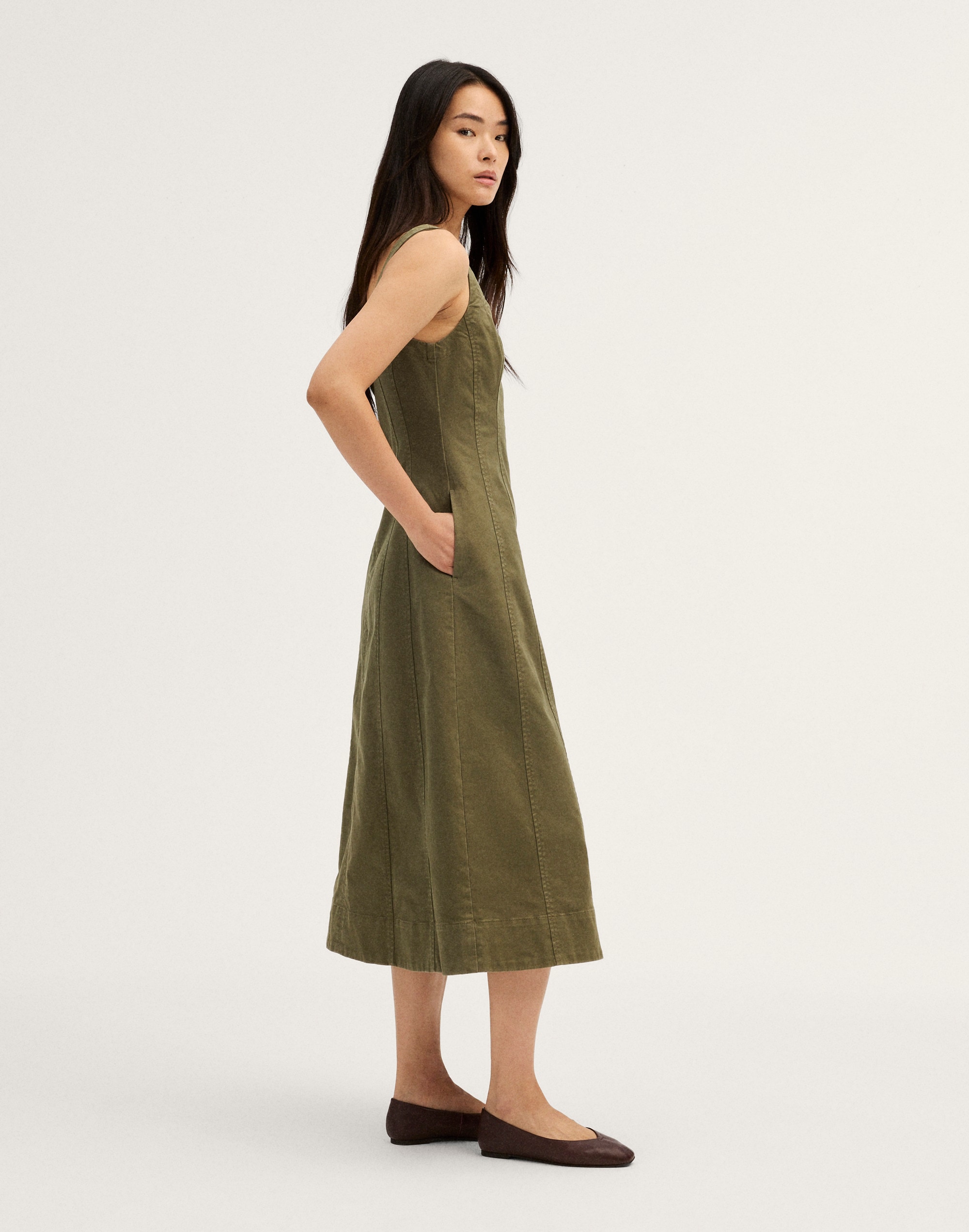 Seamed Scoopneck Midi Dress