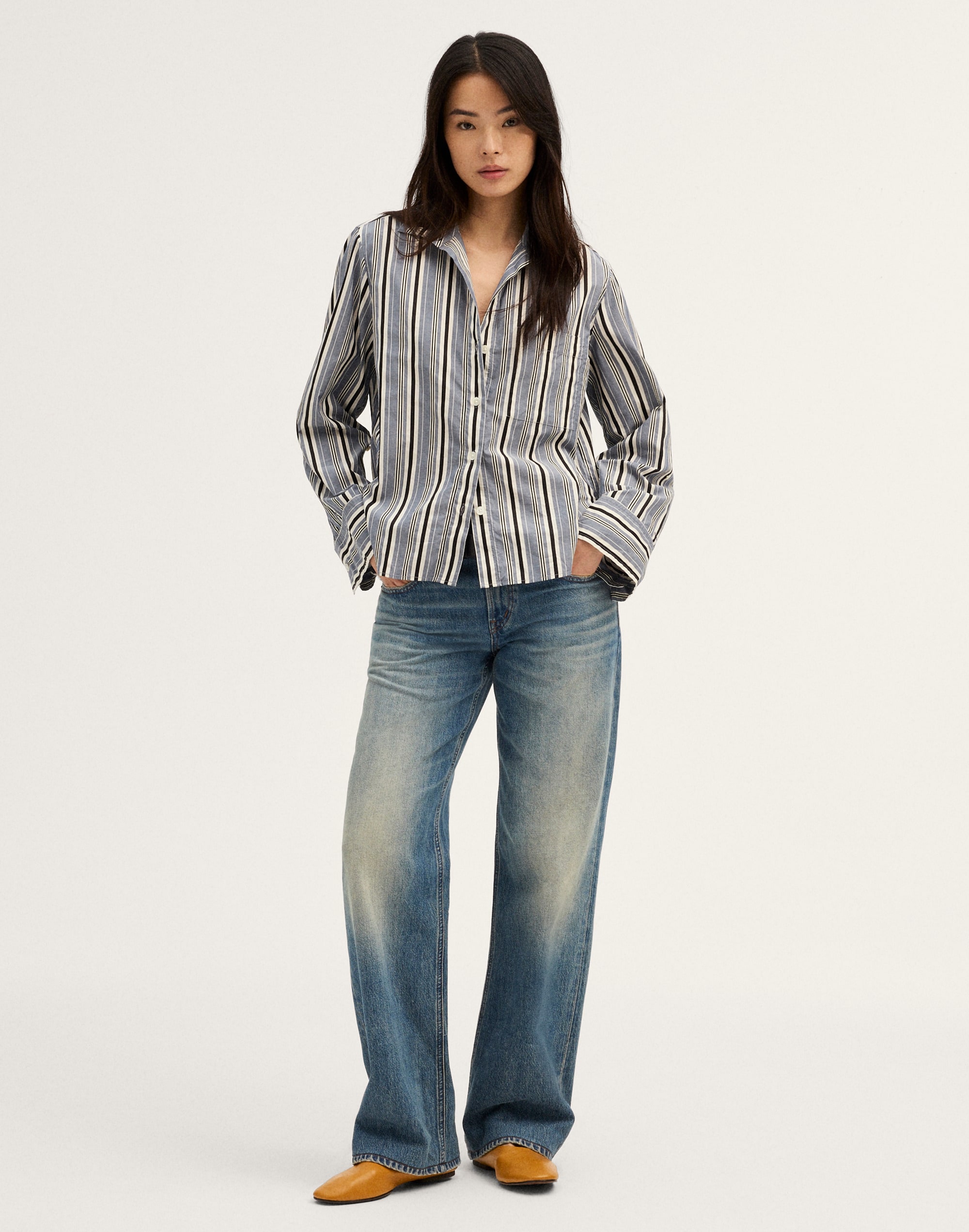 The Signature Y-Neck Shirt in Poplin