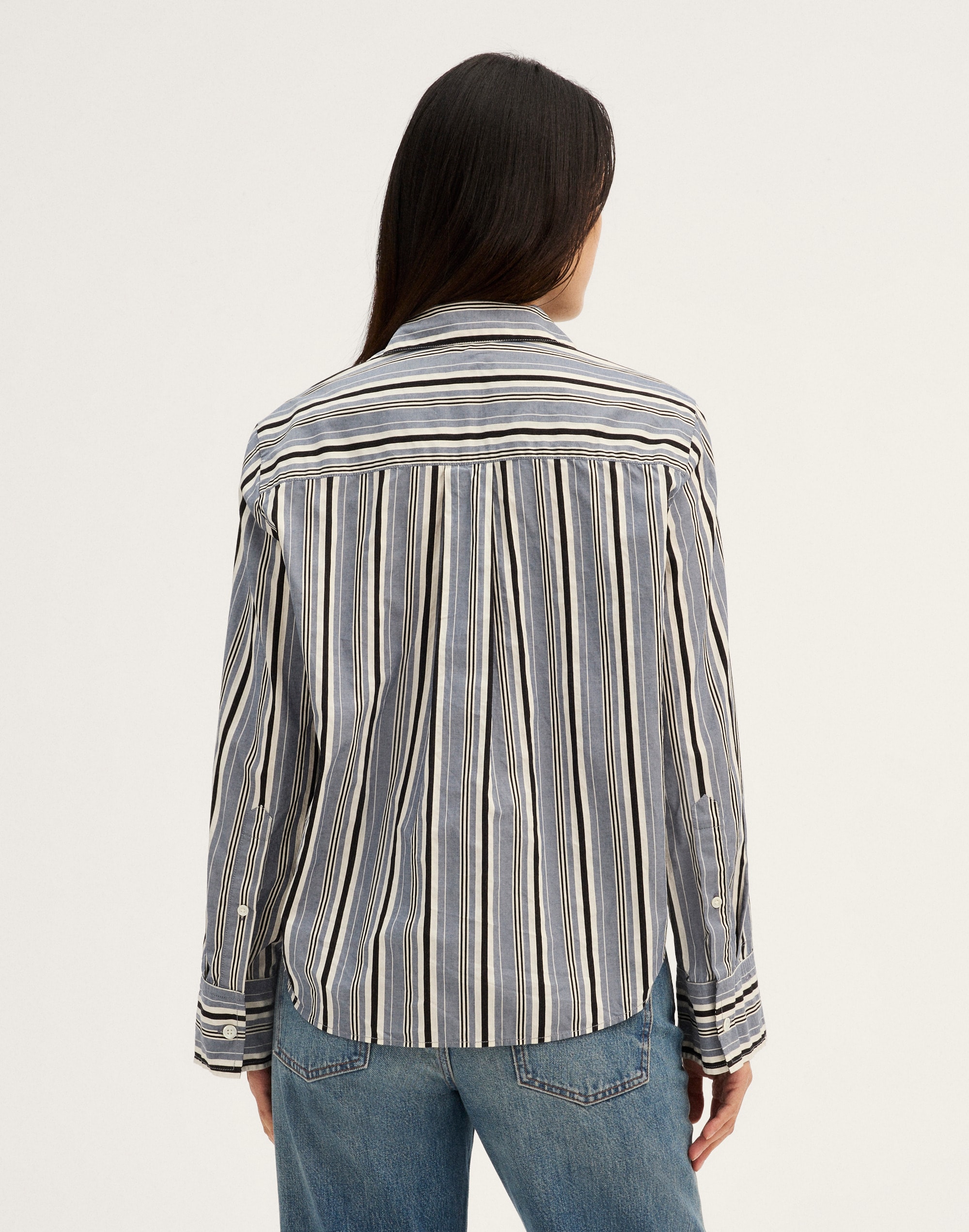 The Signature Y-Neck Shirt in Poplin