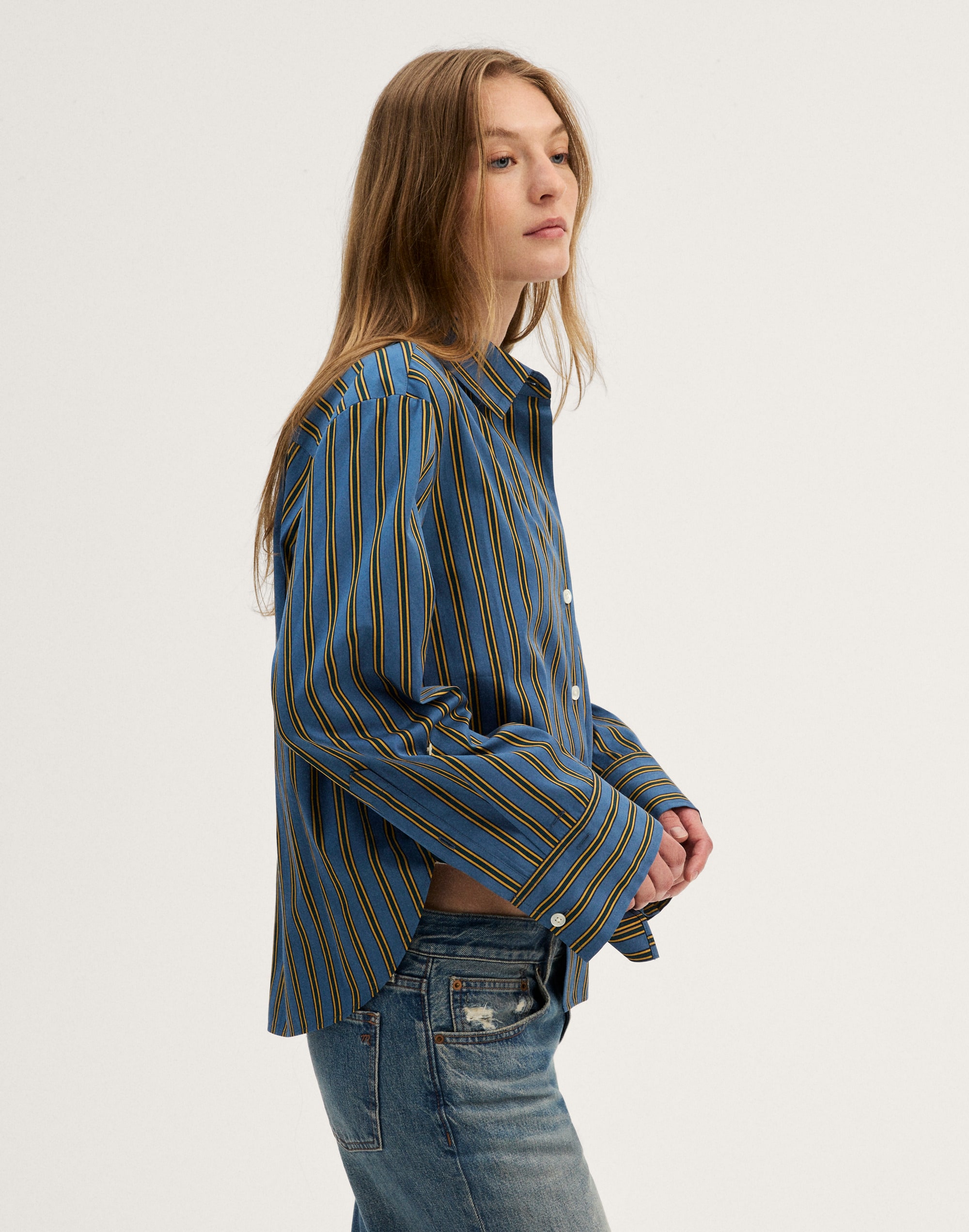 The Signature Y-Neck Shirt in Poplin
