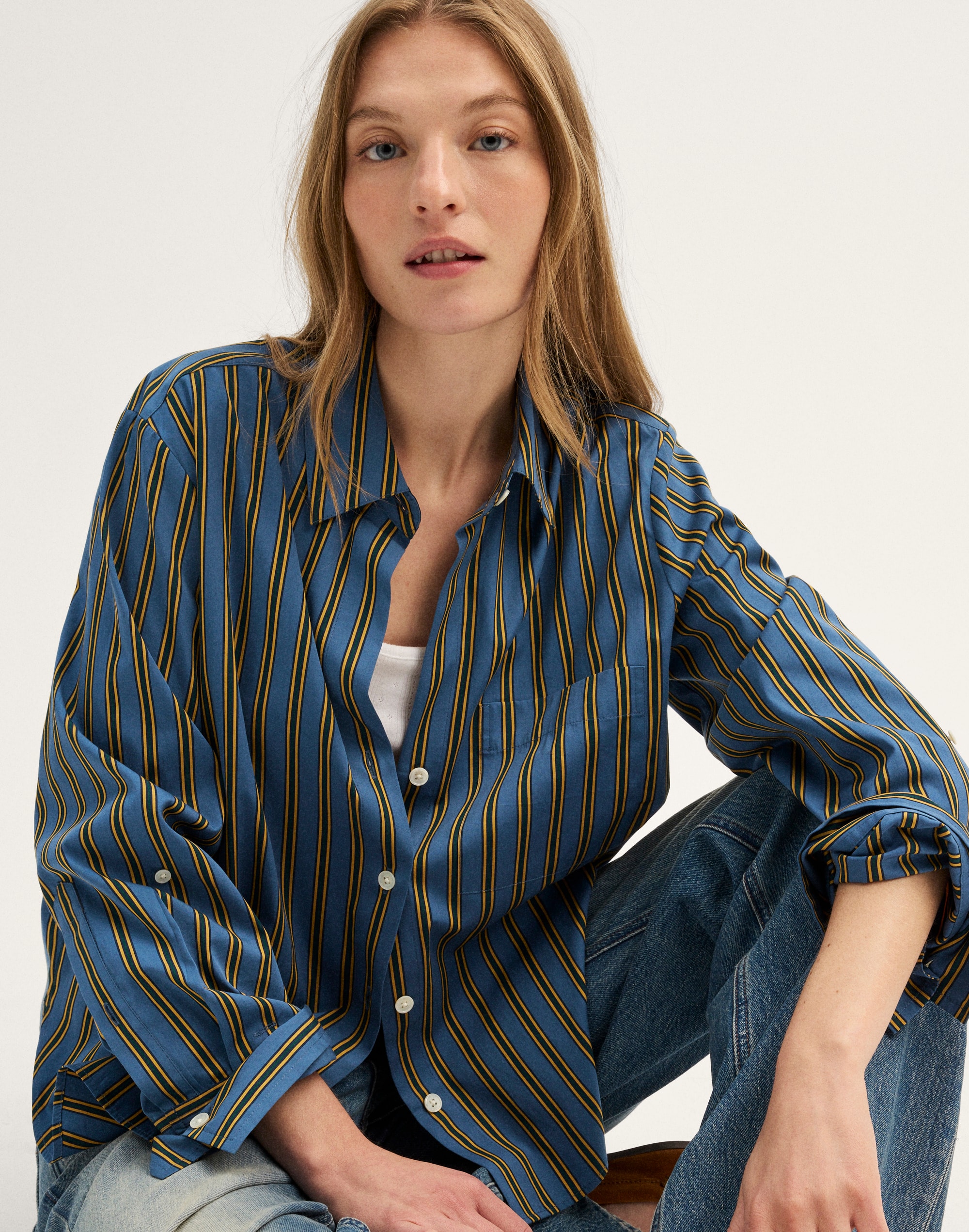 The Signature Y-Neck Shirt in Poplin
