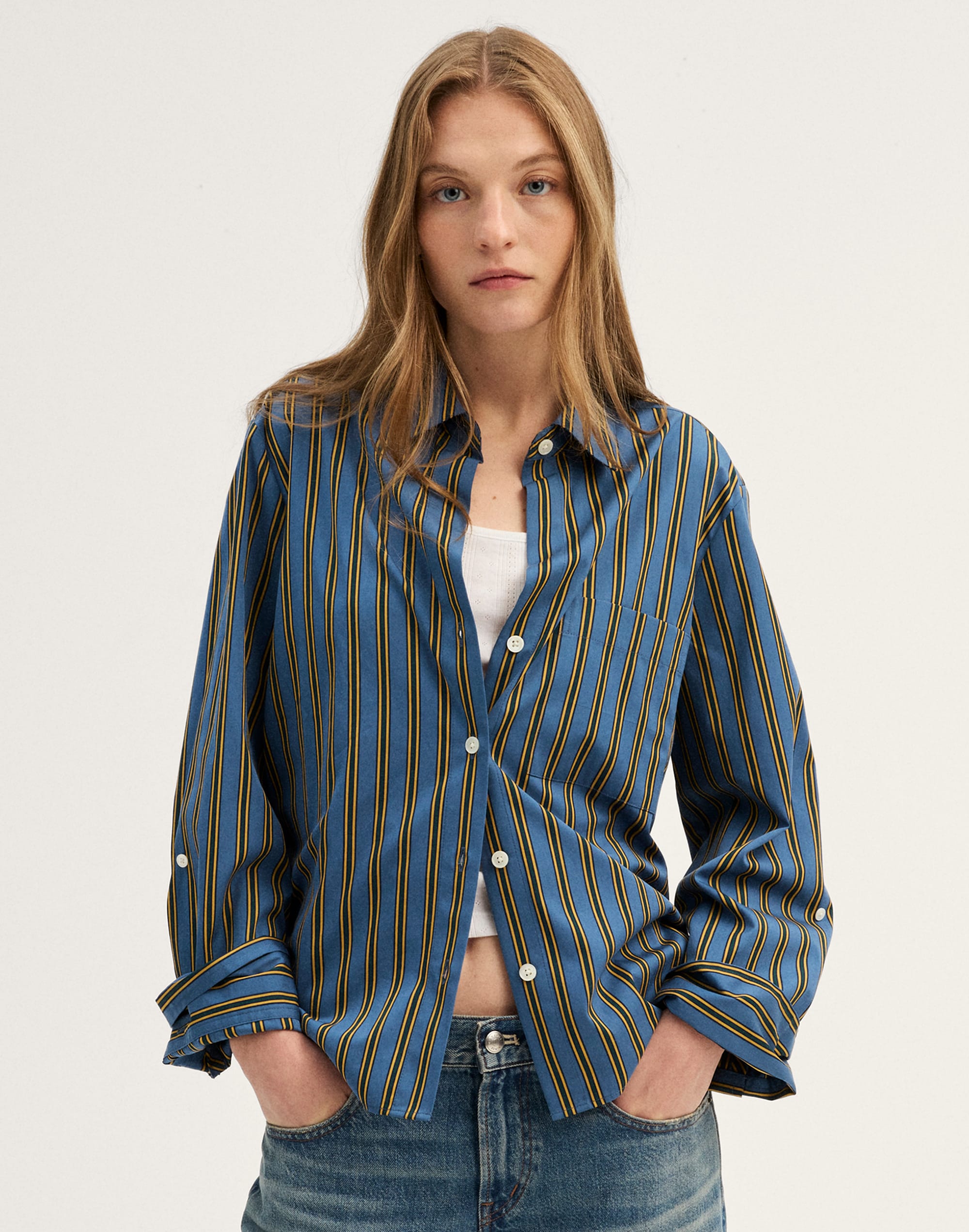 The Signature Y-Neck Shirt in Poplin
