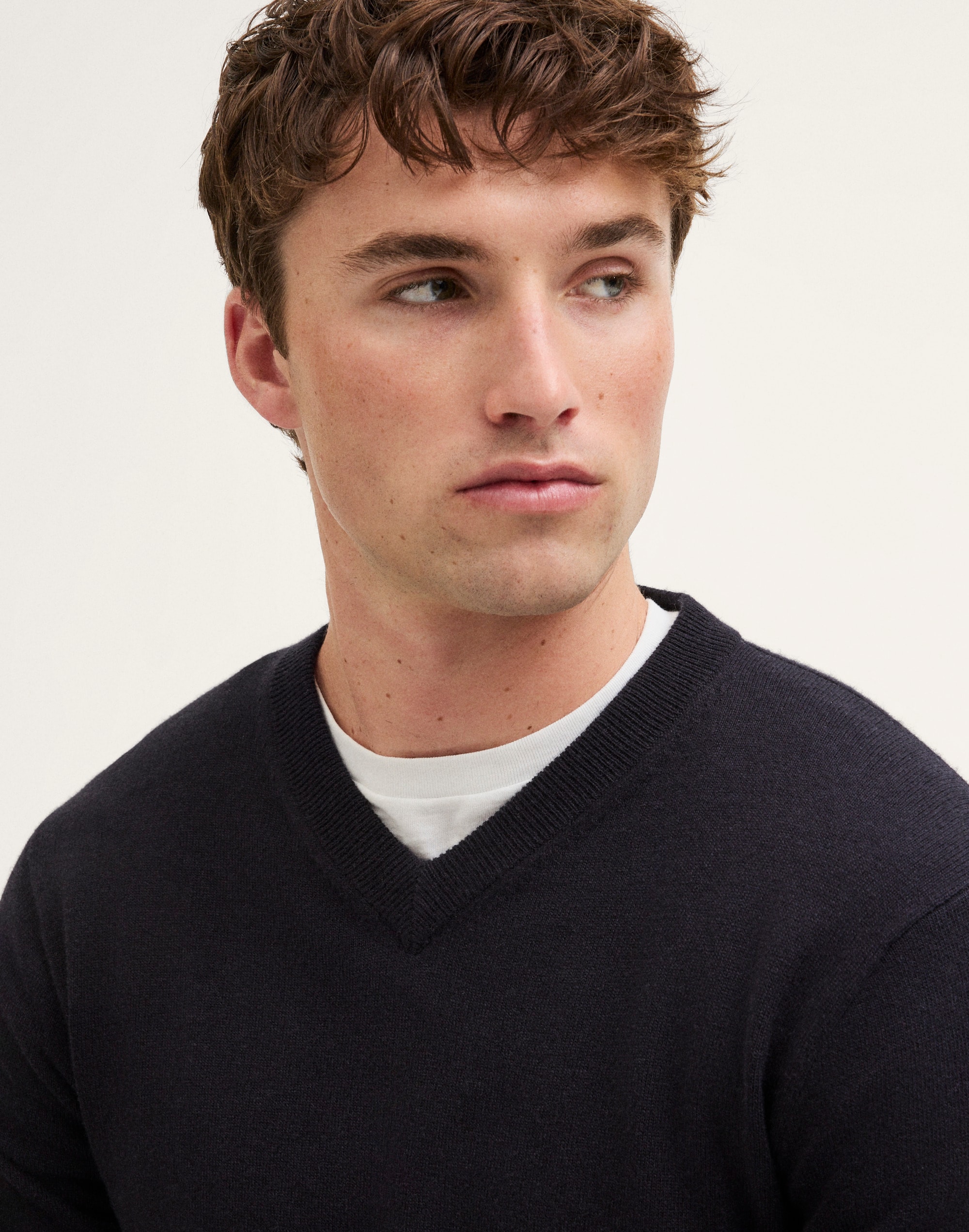 Textured-Stitch V-Neck Sweater Harbor Wool Blend