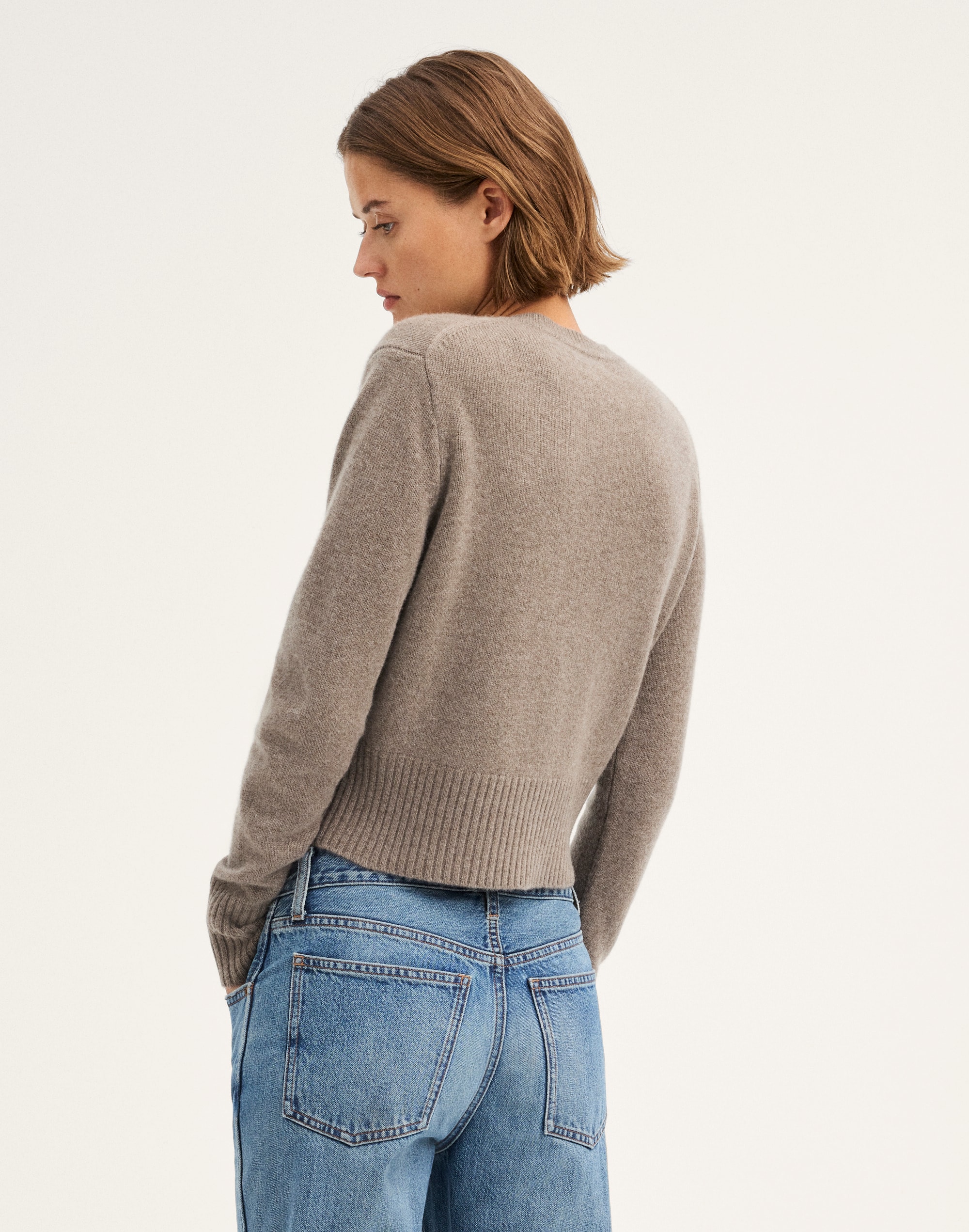 Crewneck Cardigan in 100% Cashmere