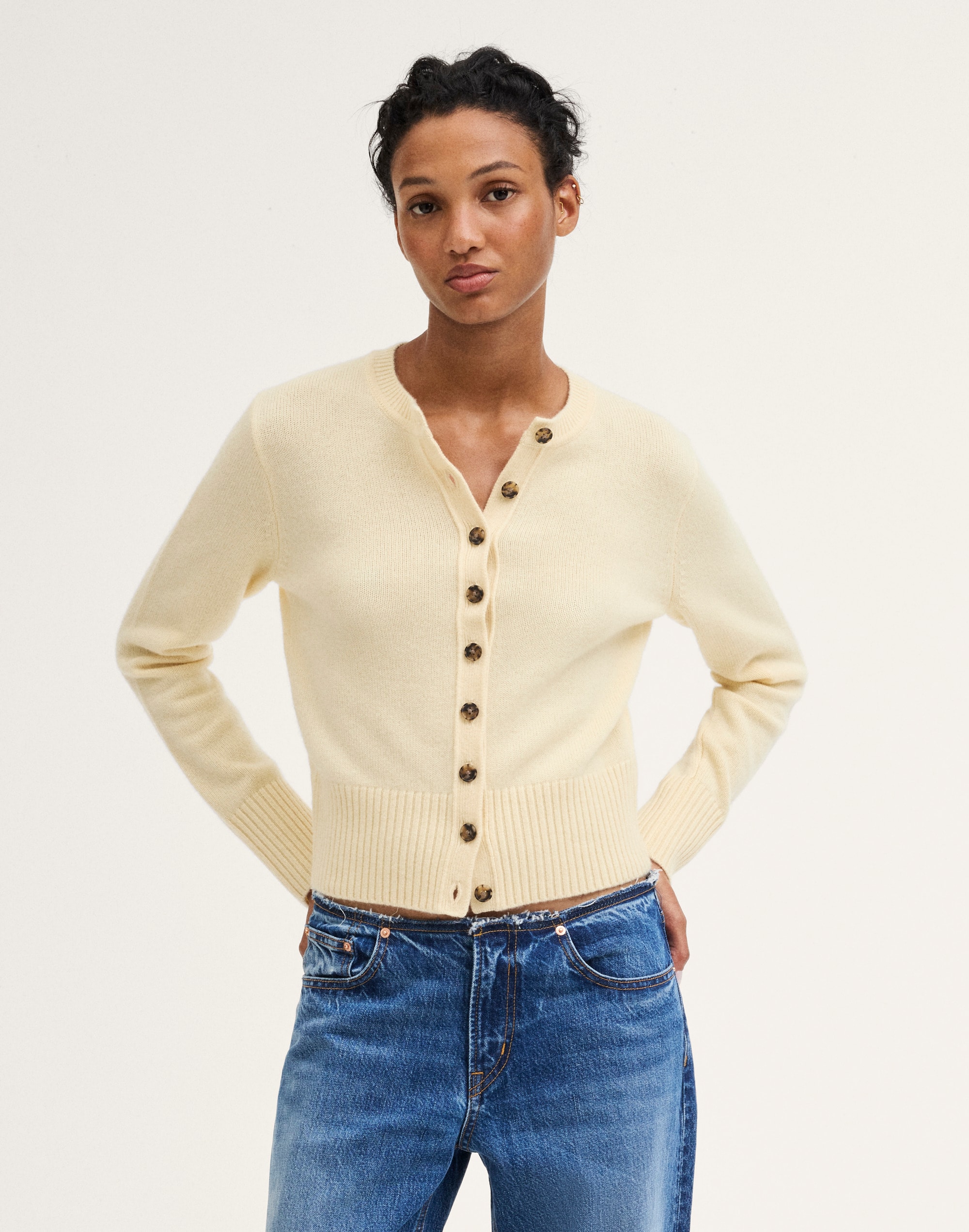 Crewneck Cardigan in 100% Cashmere