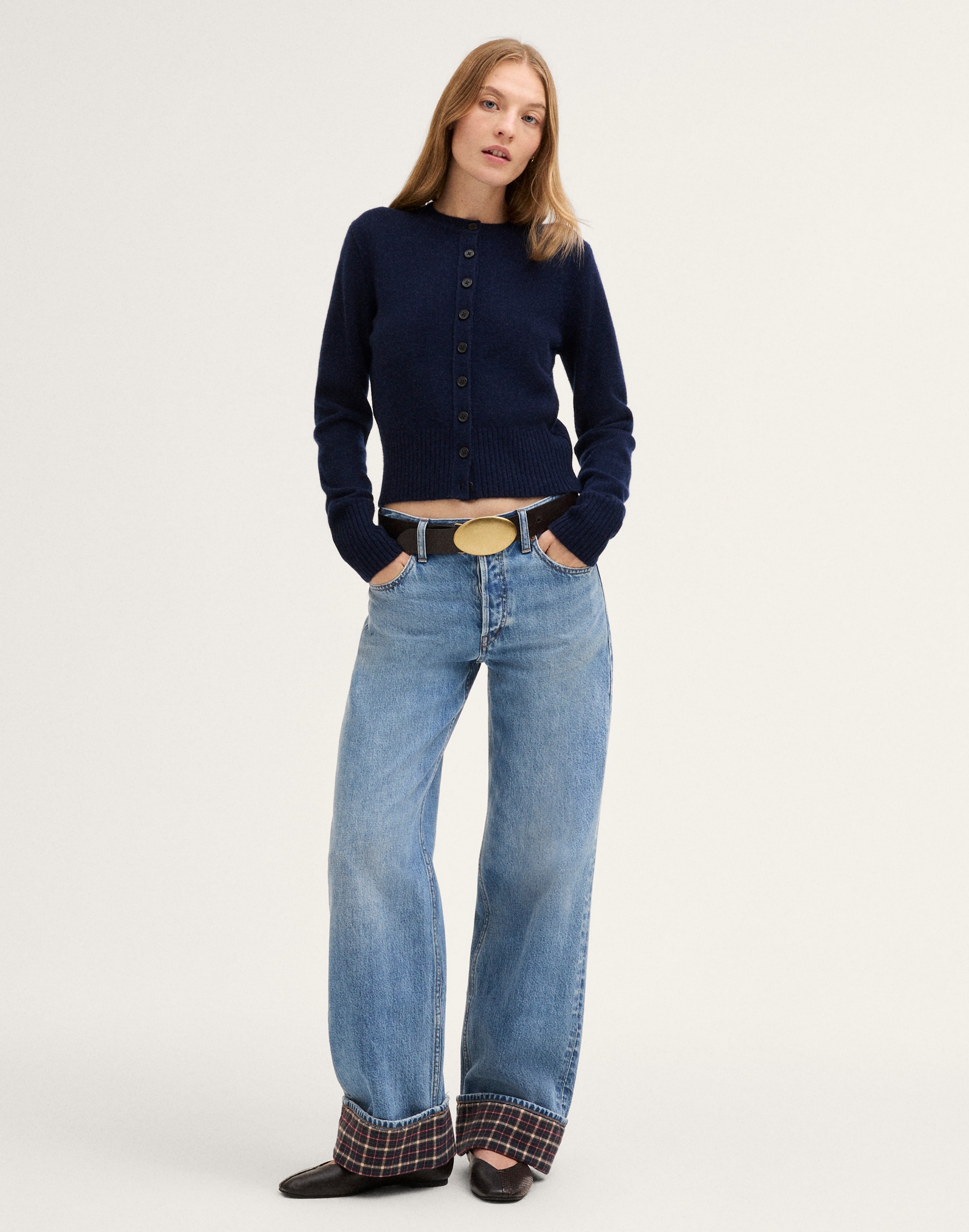 Crewneck Cardigan in 100% Cashmere Alternate Image 1