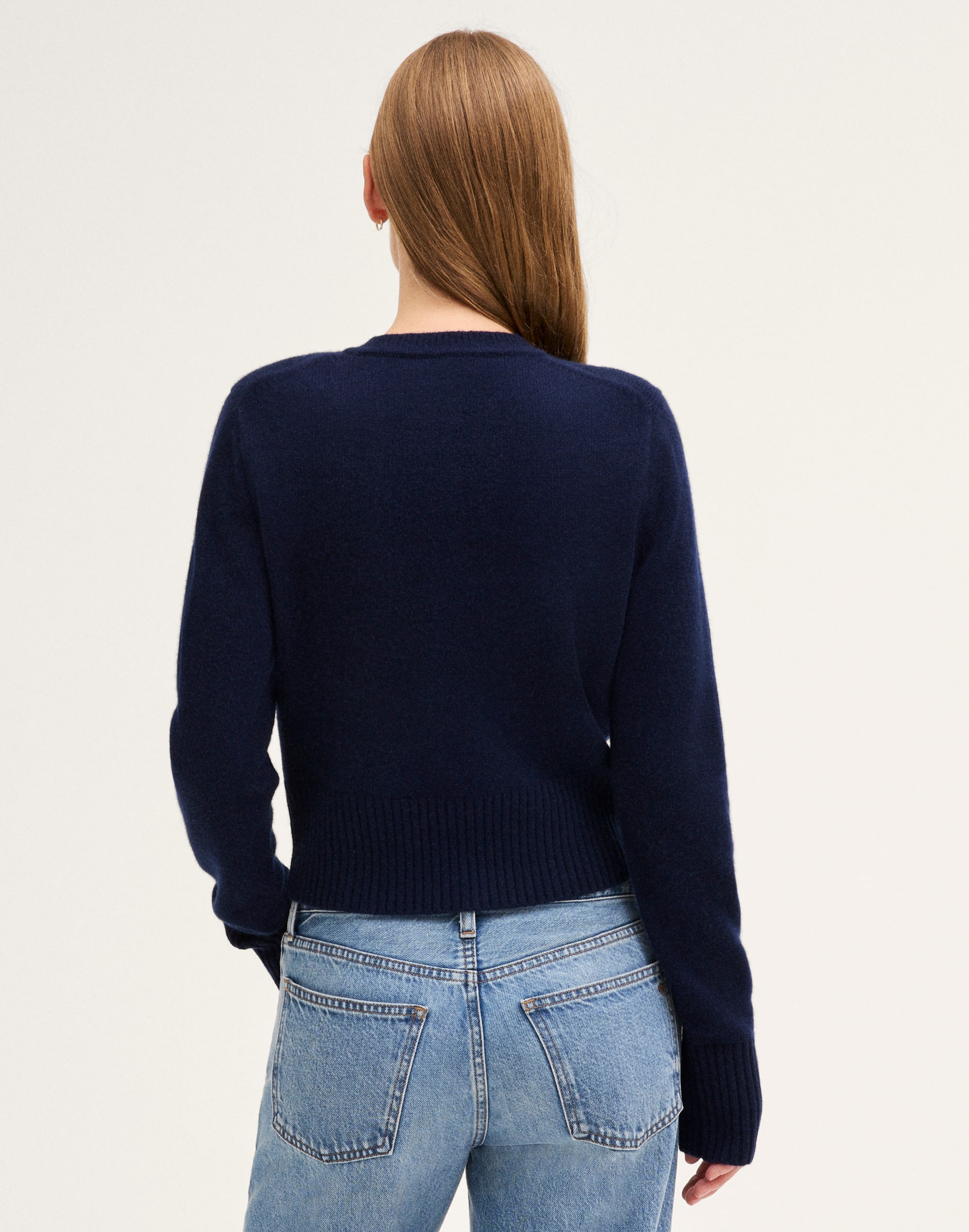 Crewneck Cardigan in 100% Cashmere Alternate Image 4