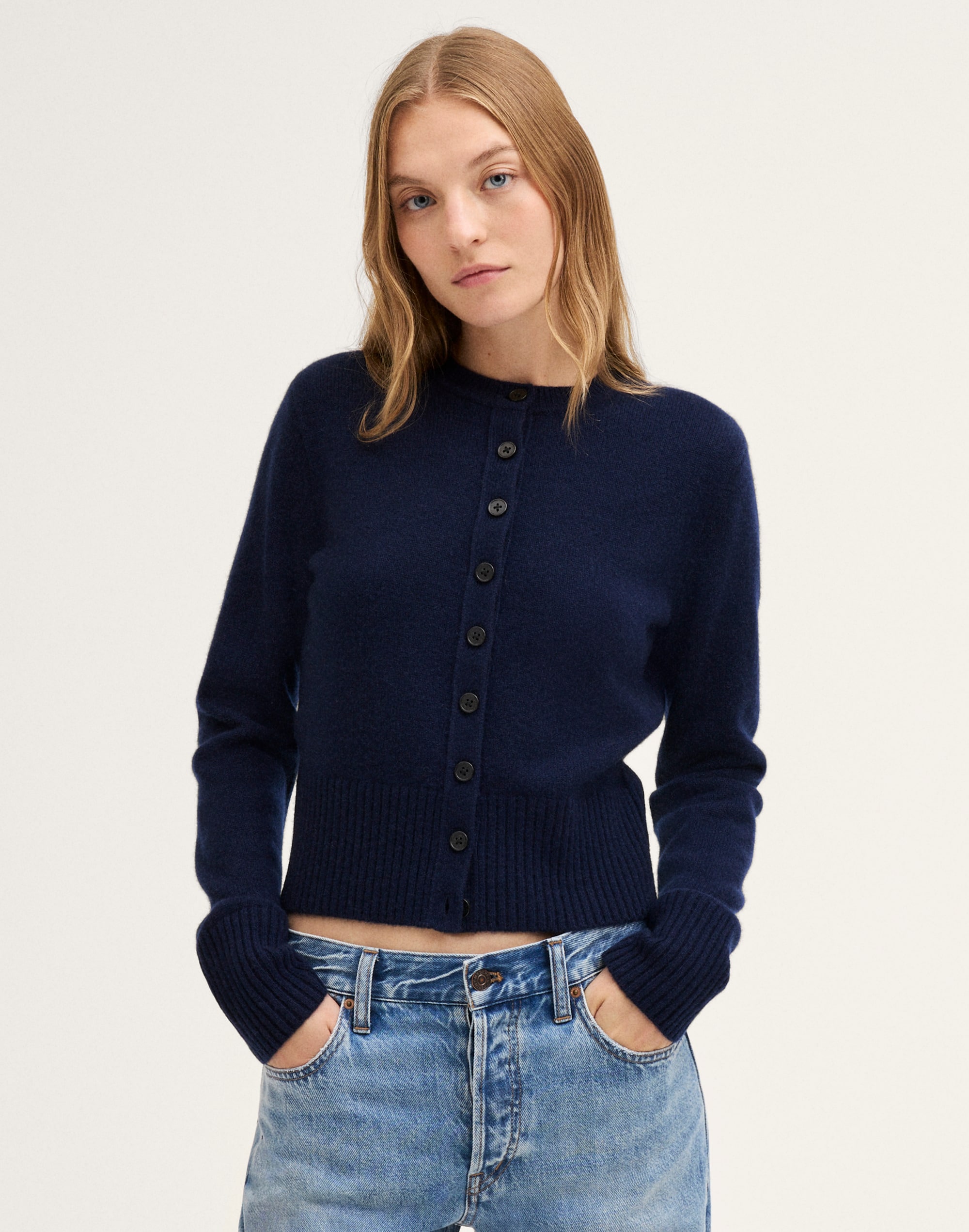 Crewneck Cardigan in 100% Cashmere
