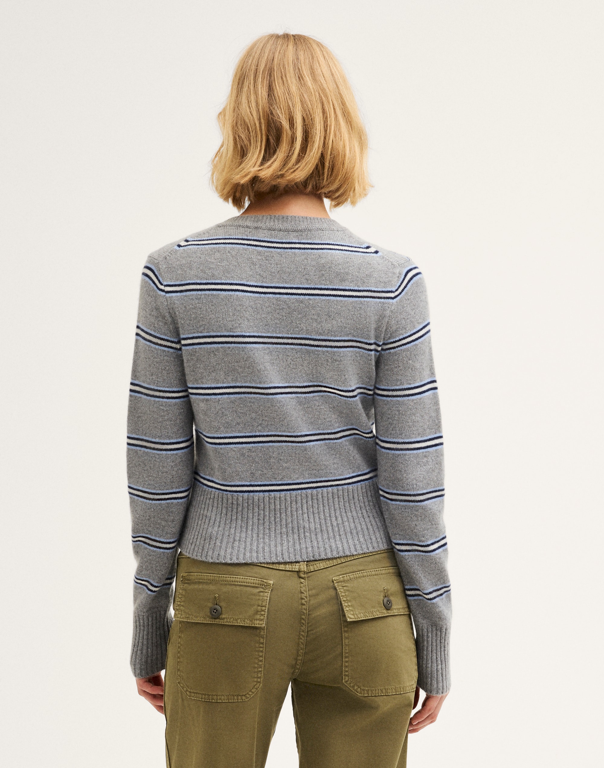 Crewneck Cardigan in 100% Cashmere