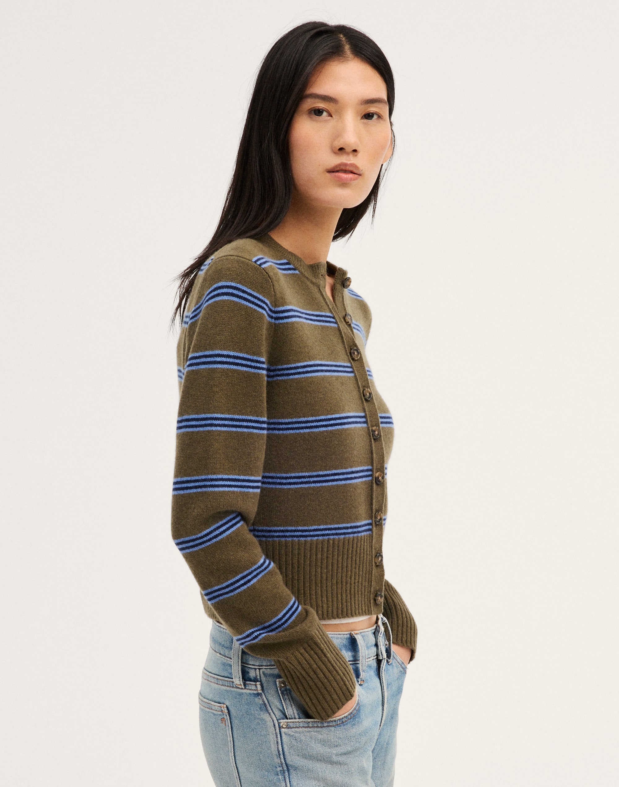 Crewneck Cardigan in 100% Cashmere
