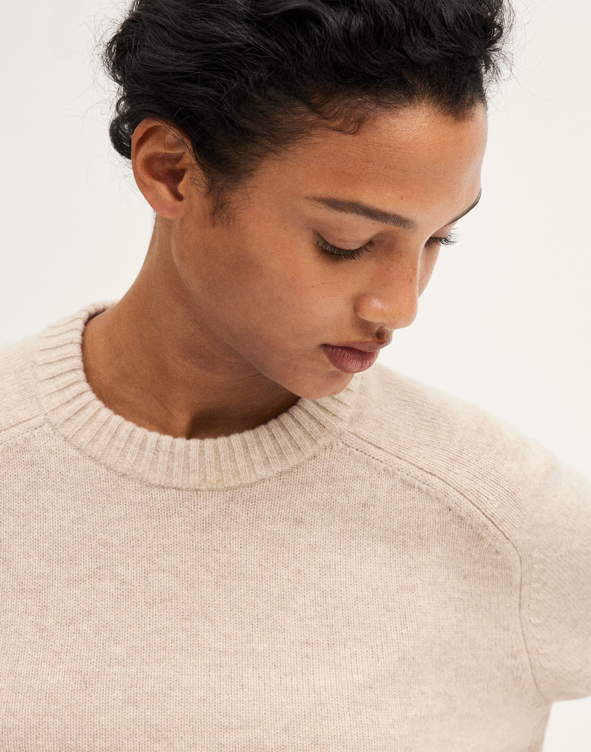 Saddle-Sleeve Crewneck Sweater in 100% Cashmere