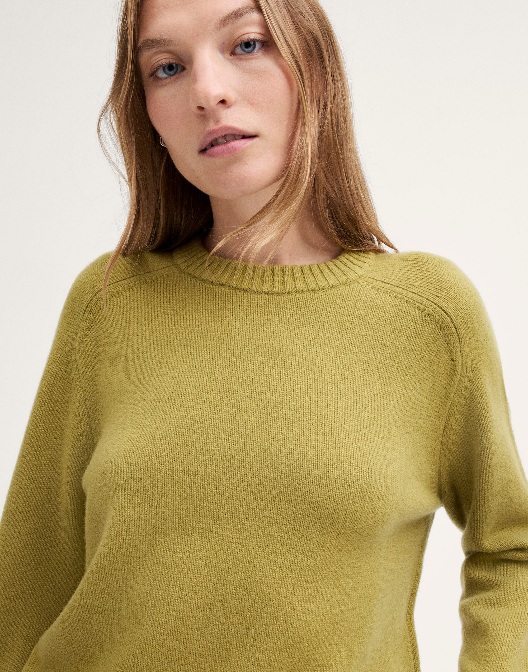 Saddle-Sleeve Crewneck Sweater in 100% Cashmere