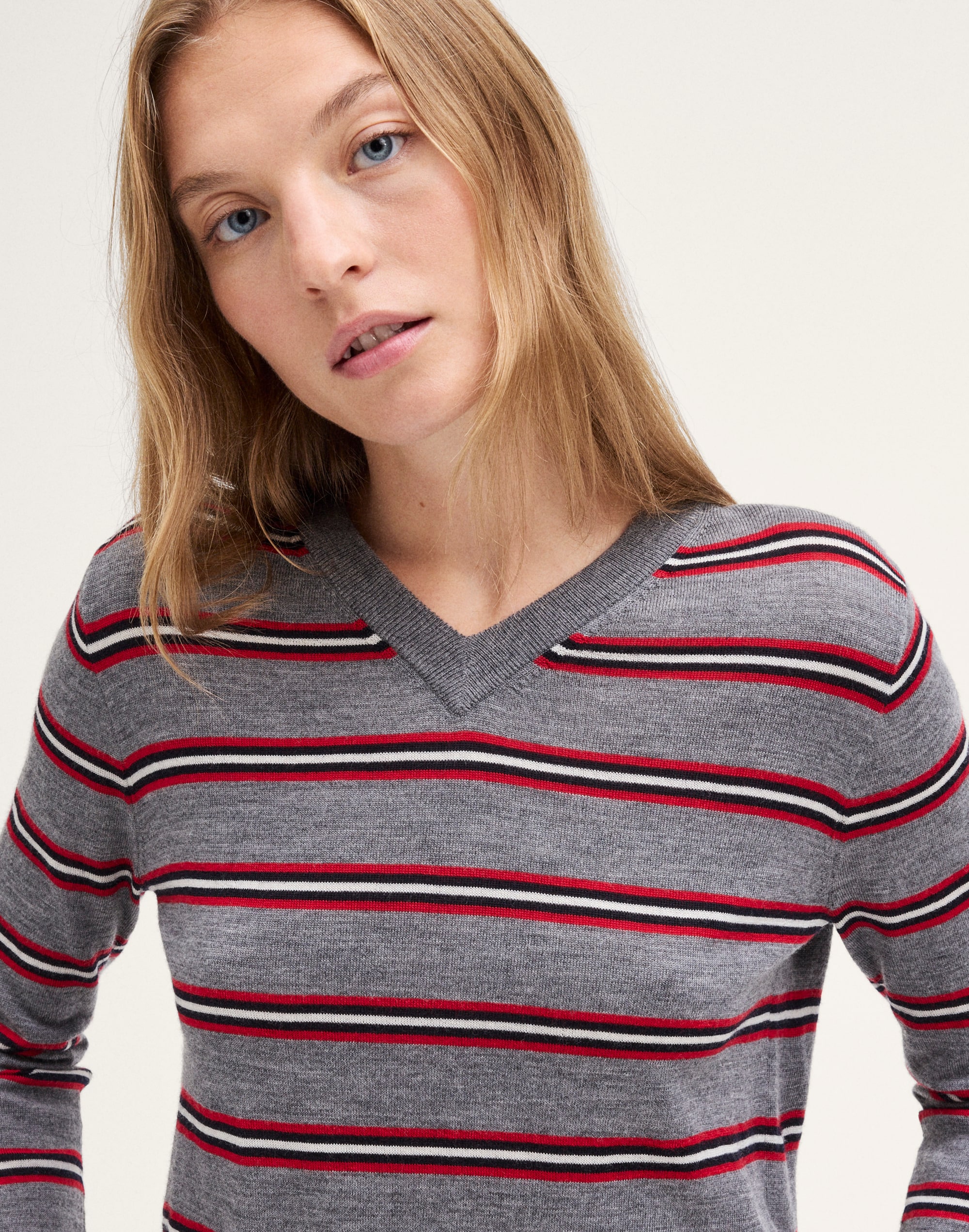 V-Neck Sweater in 100% Merino Wool