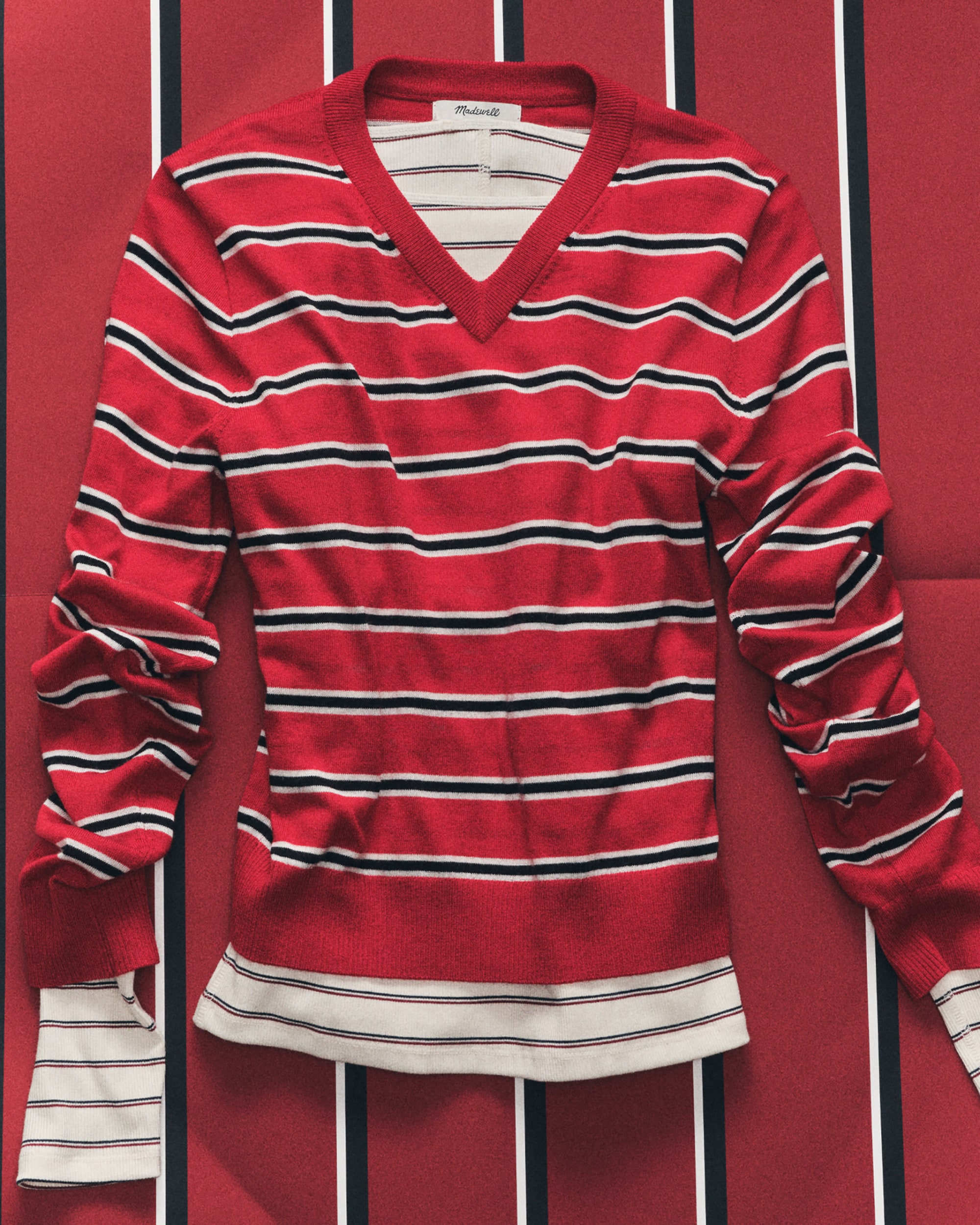 V-Neck Sweater in 100% Merino Wool