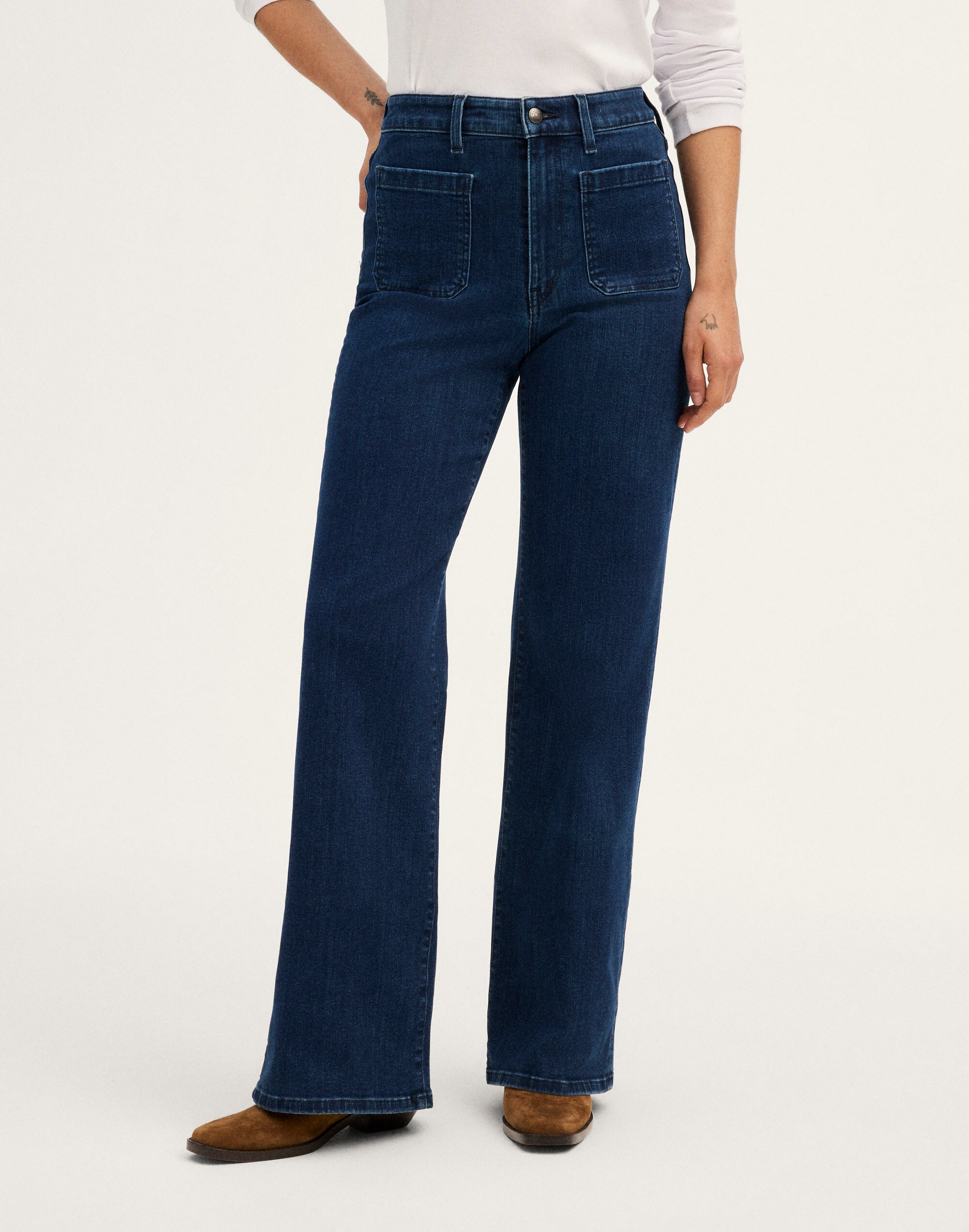 The Curvy Emmy Wide-Leg Jean in Super Stretch Denim