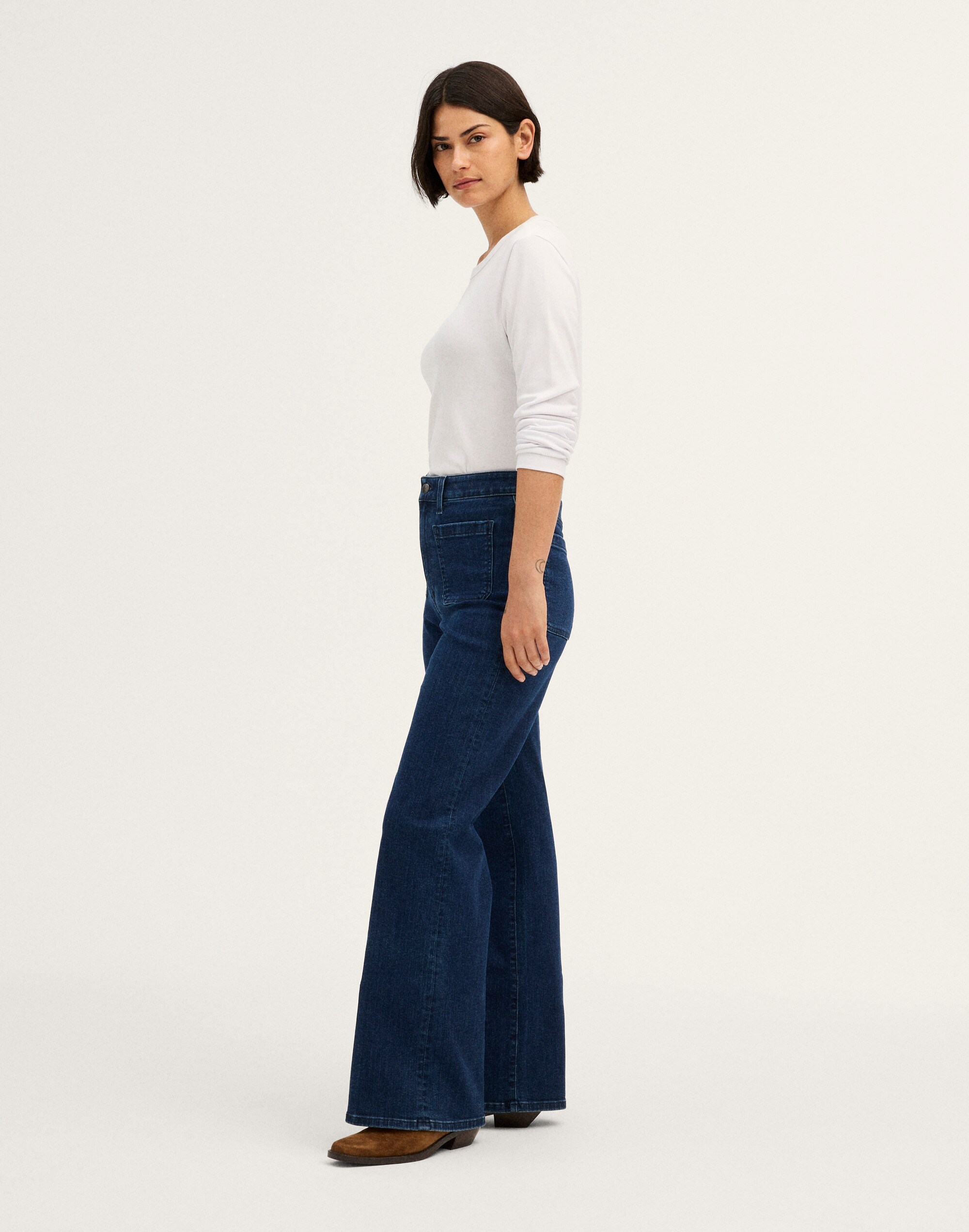 The Curvy Emmy Wide-Leg Jean in Super Stretch Denim