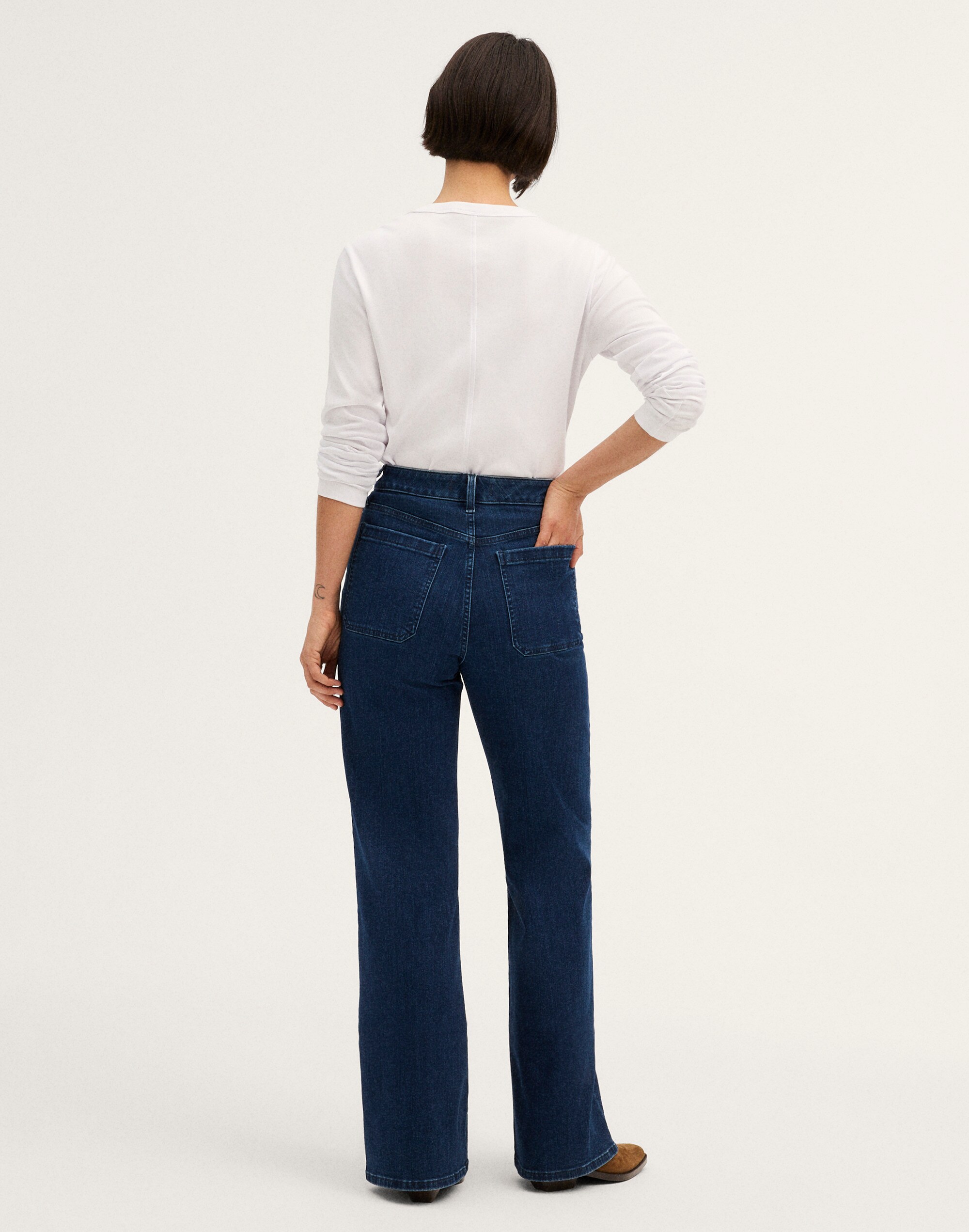 The Curvy Emmy Wide-Leg Jean in Super Stretch Denim