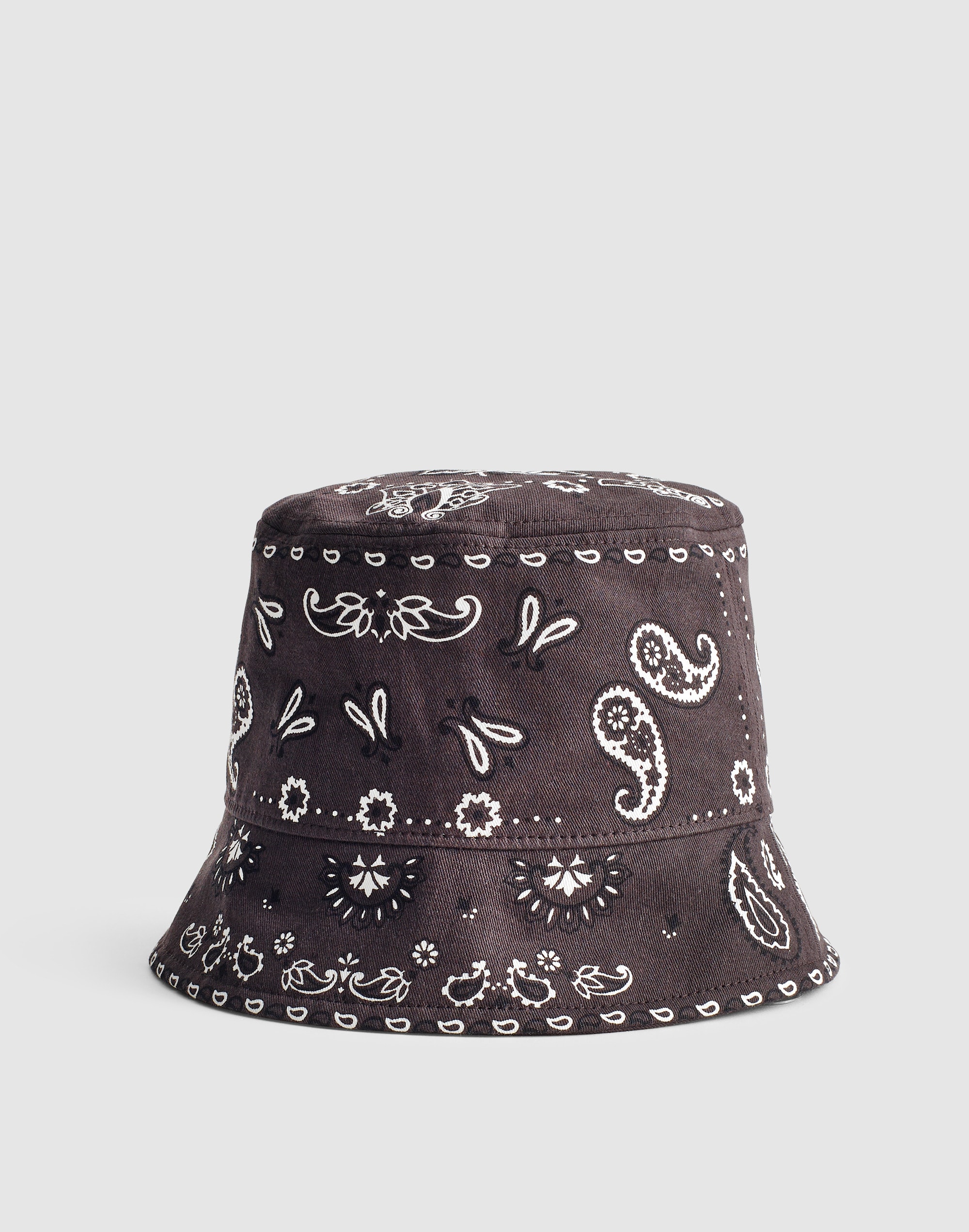 bandana-print bucket hat
