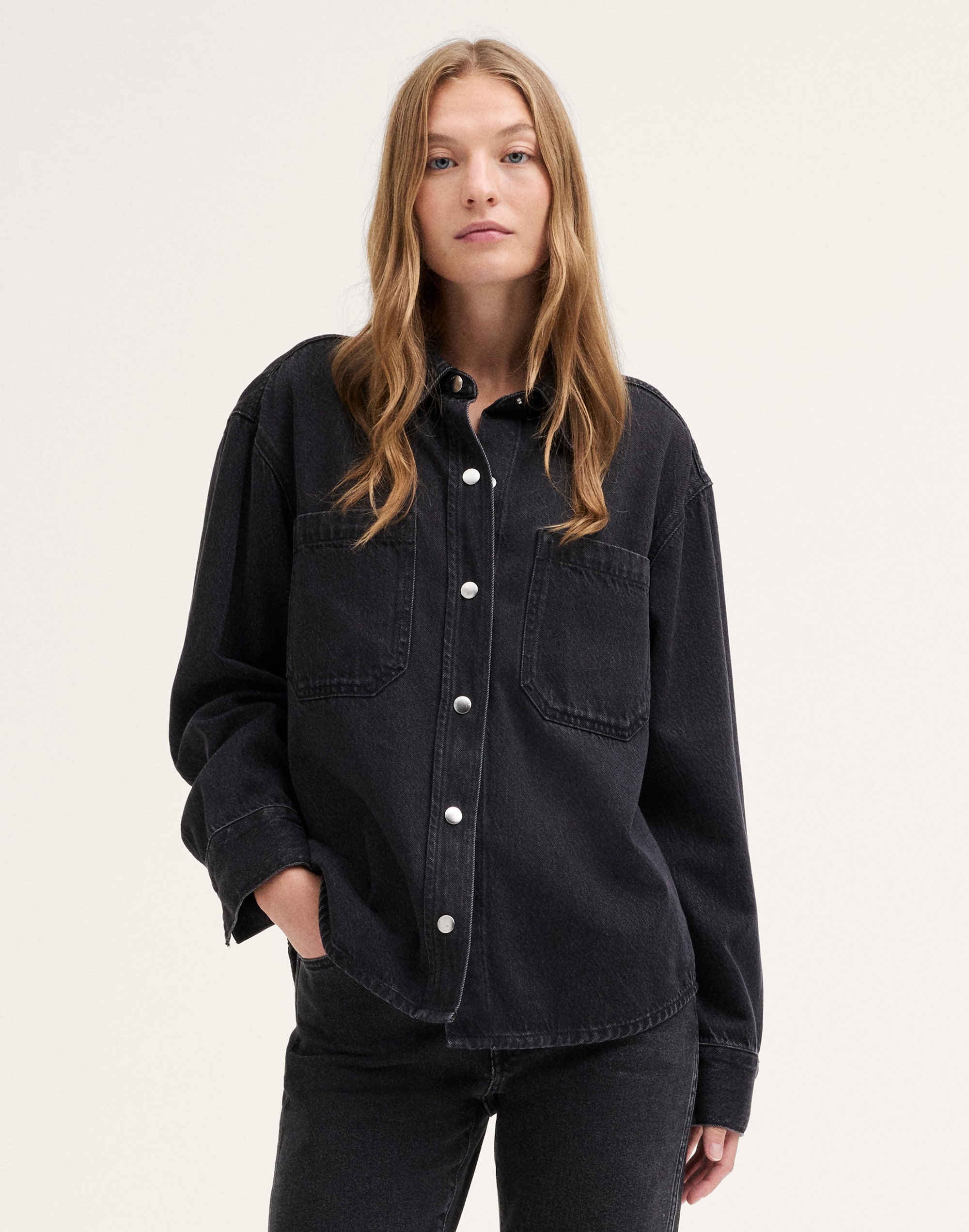 shirt-jacket in airy denim