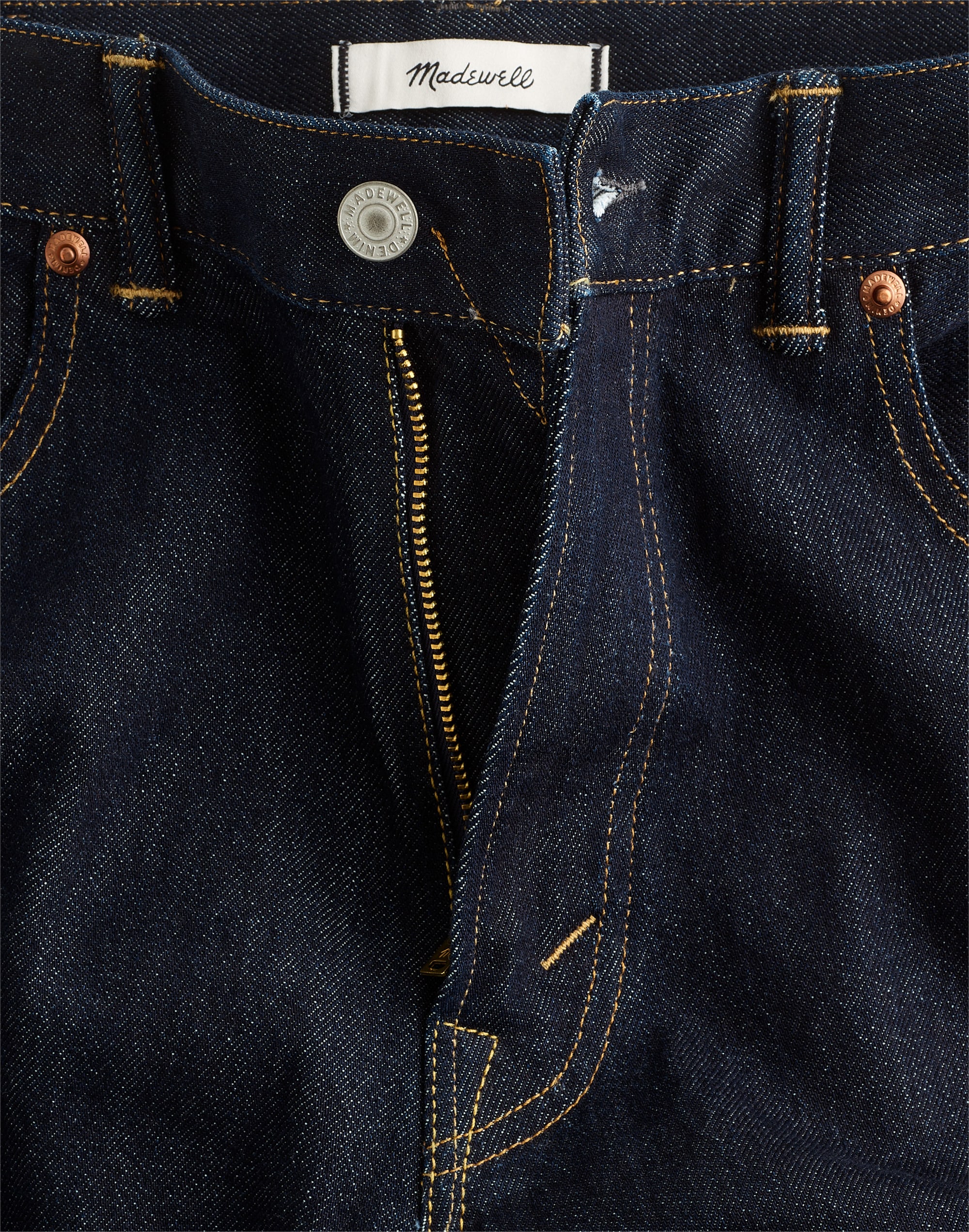 Relaxed Taper Jeans