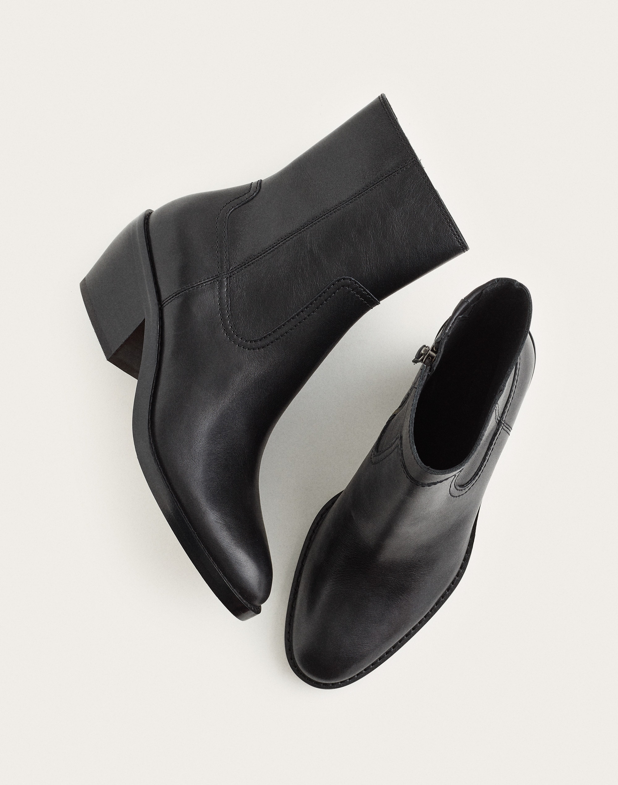 Madewell The Claudio Ankle Boot In True Black