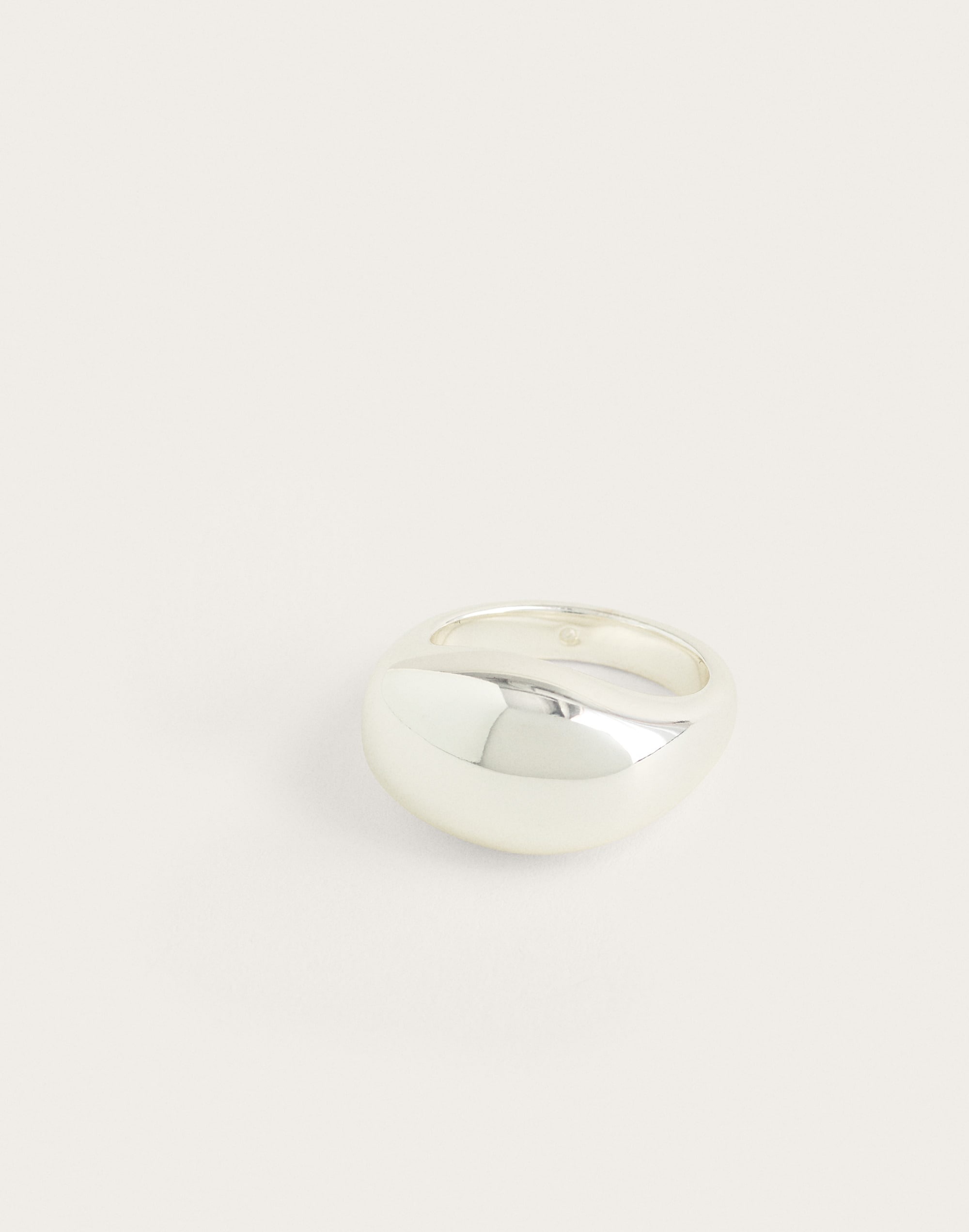 puffy oval ring
