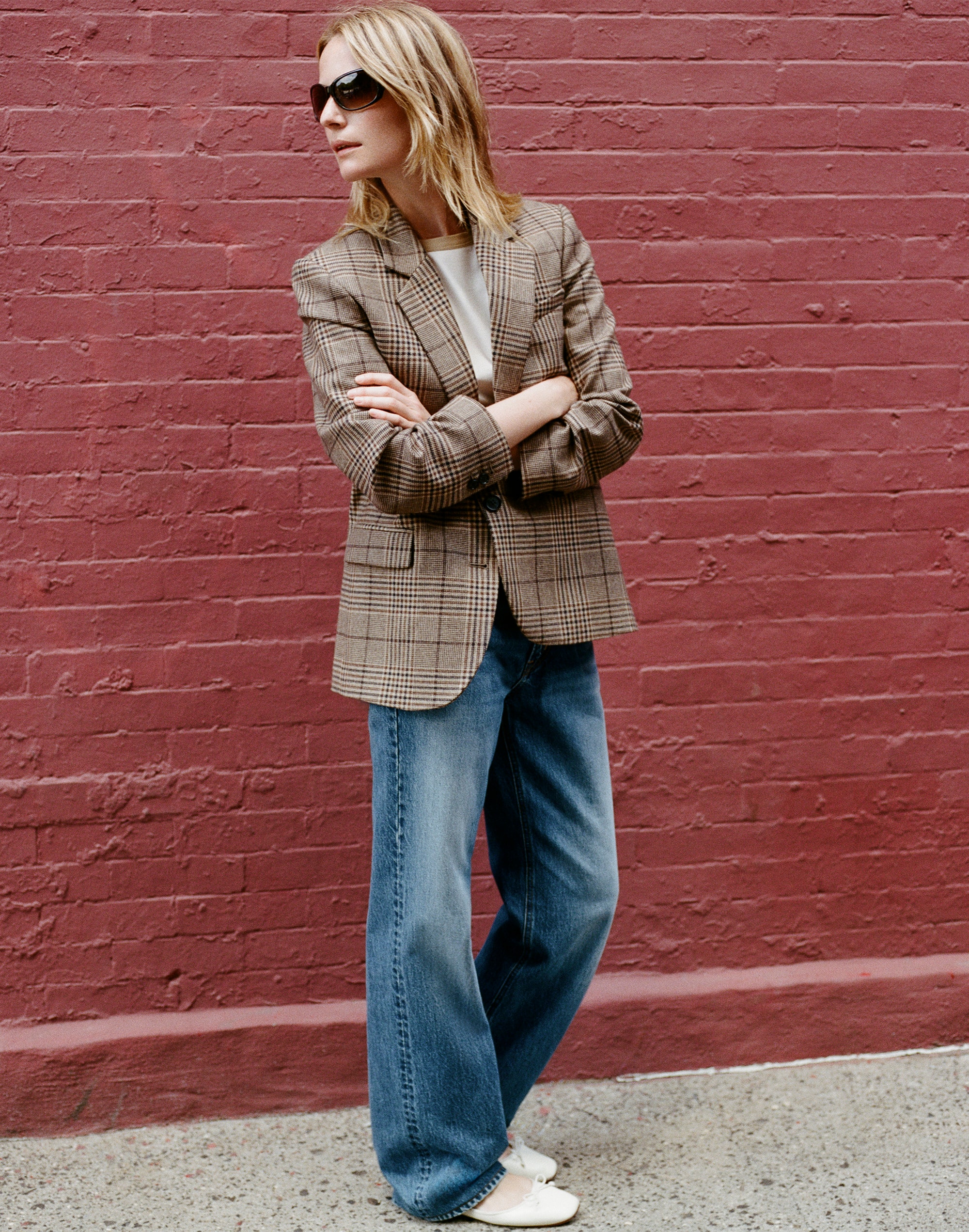 The Low-Rise Loose Jean Alternate Image 8