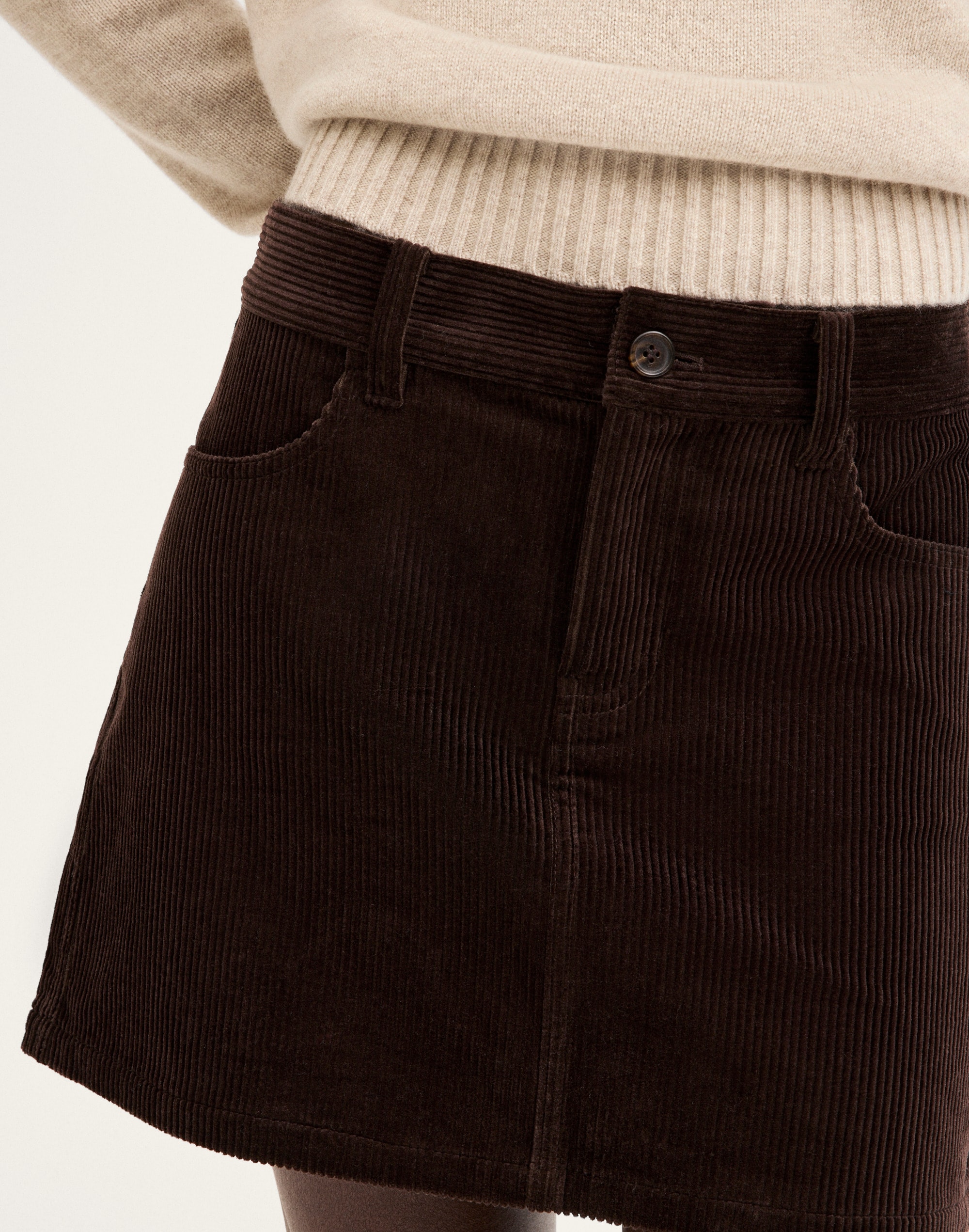 Classic Mini Skirt in Corduroy