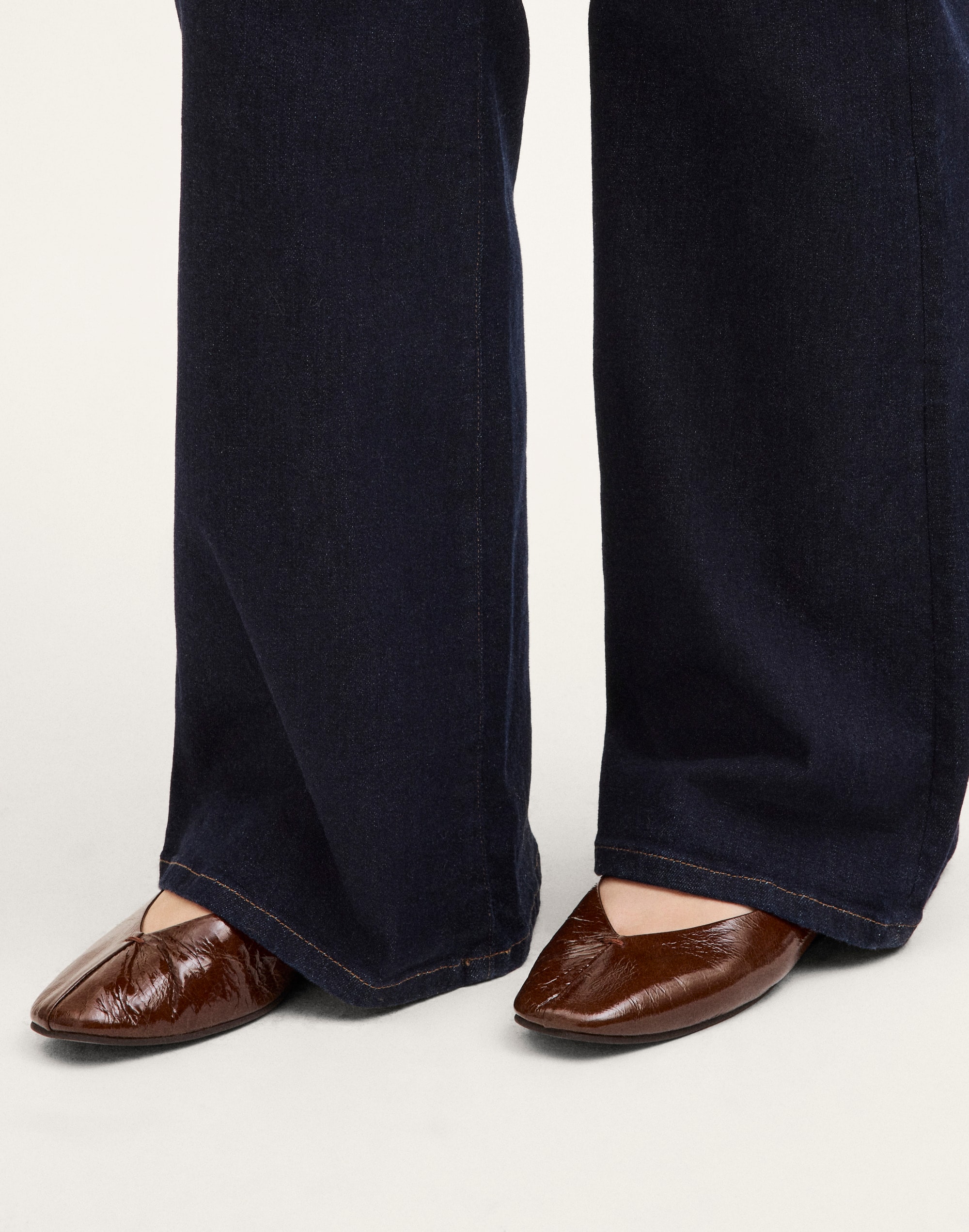 The Greta Glove Flat