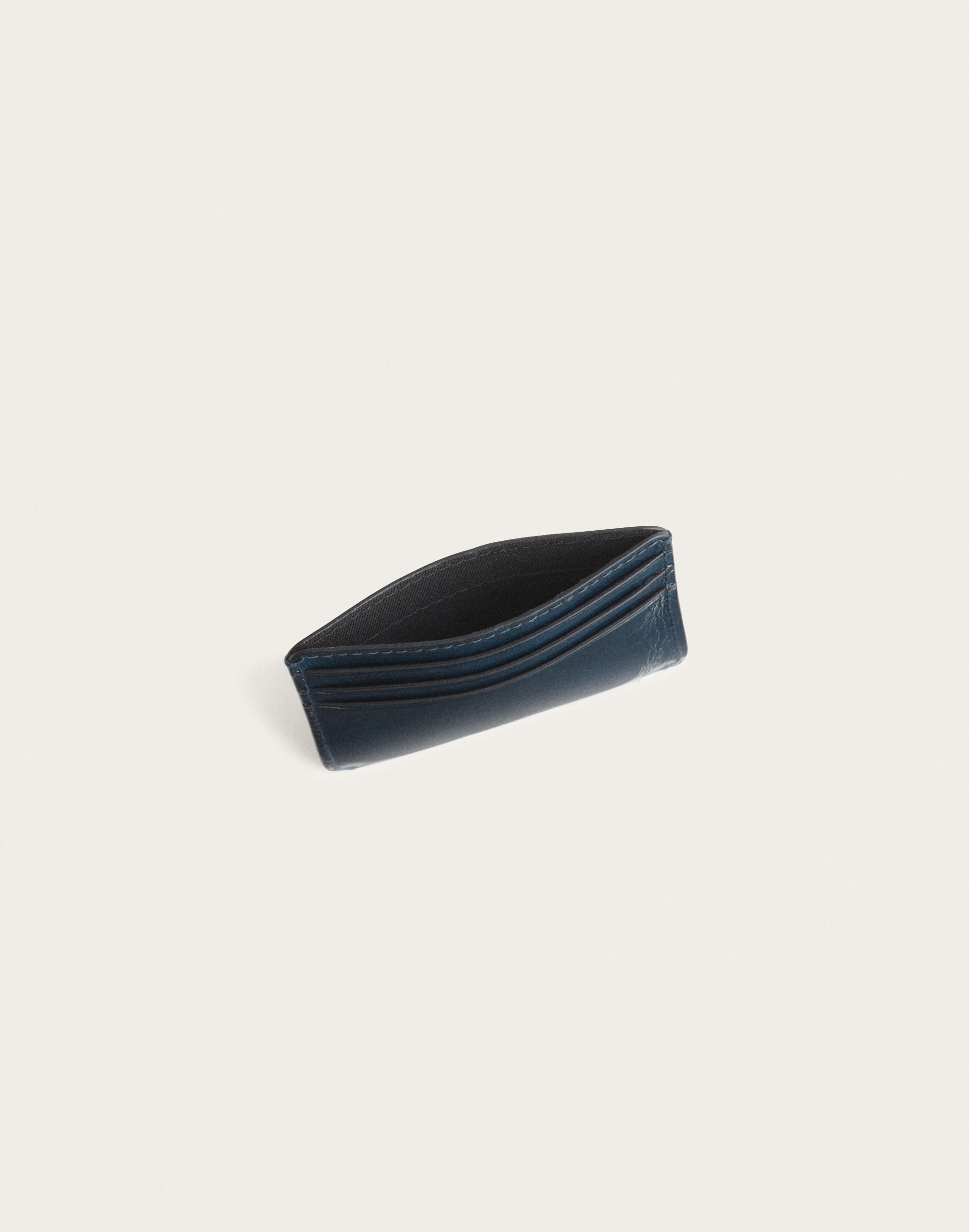 Curved Card Case in Leather