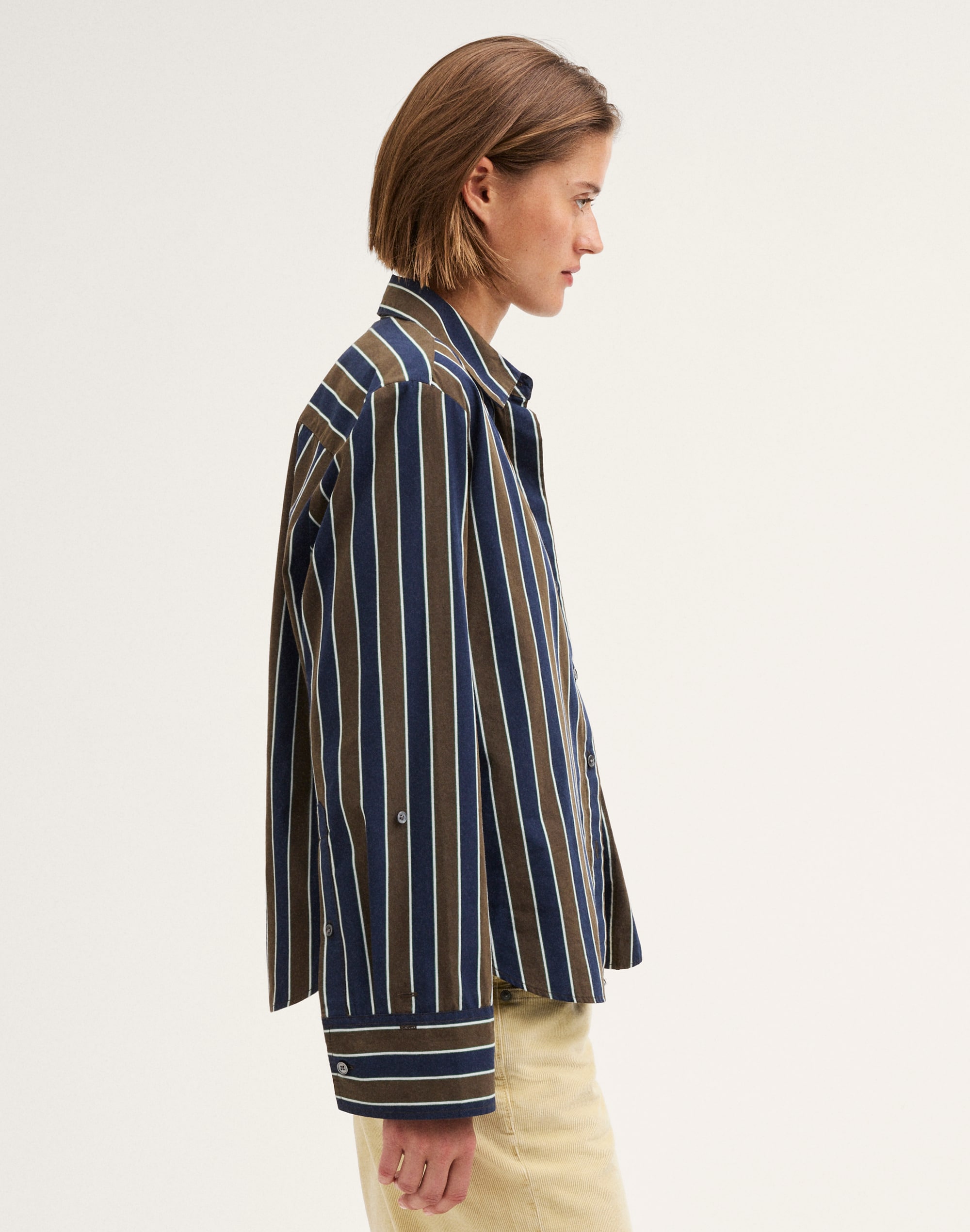The Signature Y-Neck Shirt in 100% Cotton