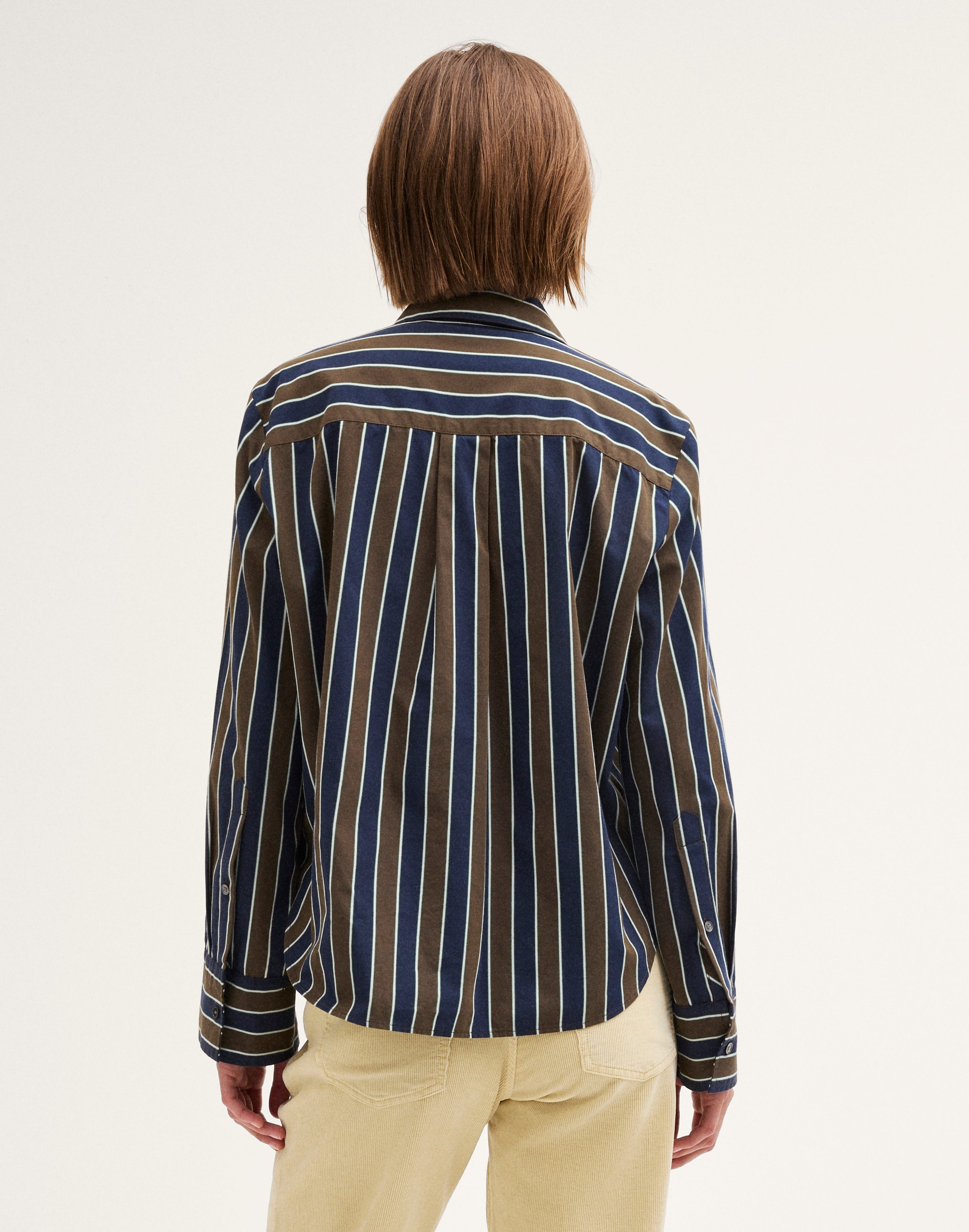 The Signature Y-Neck Shirt in 100% Cotton