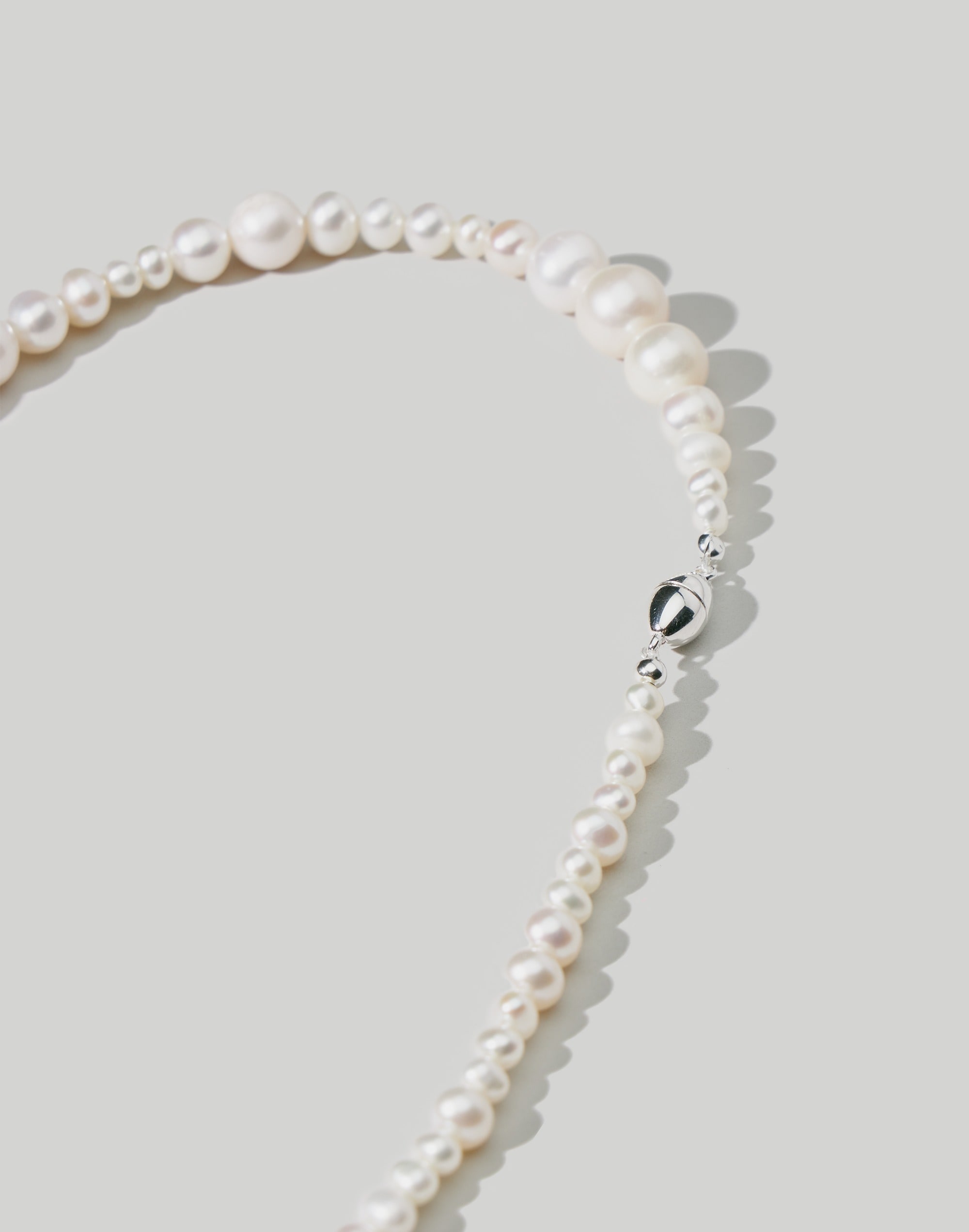 Maslo Jewelry Mixed Pearl Small Necklace