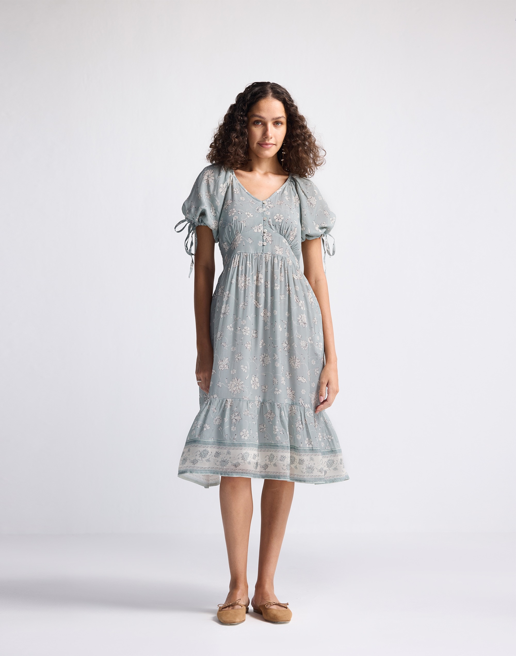 reistor&reg; puff sleeve midi dress in sage green